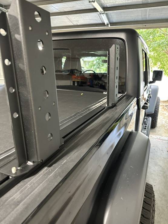 Jeep Gladiator T-Slot bed rack/crossbars IMG_4369