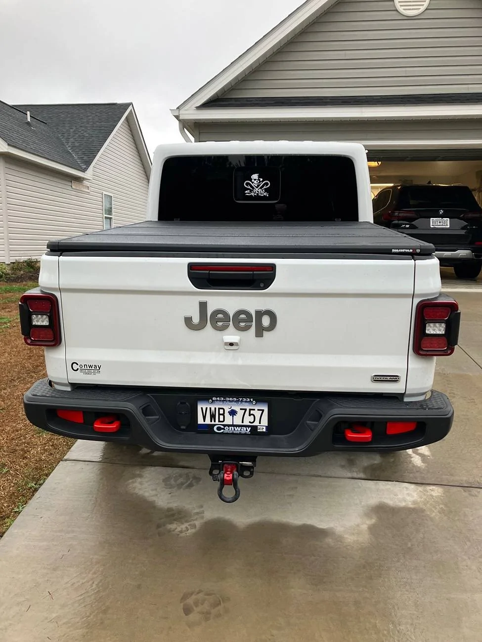 Jeep Gladiator 2 tow-hook rear bumper on a non Rubicon/Mojave trim IMG_3806