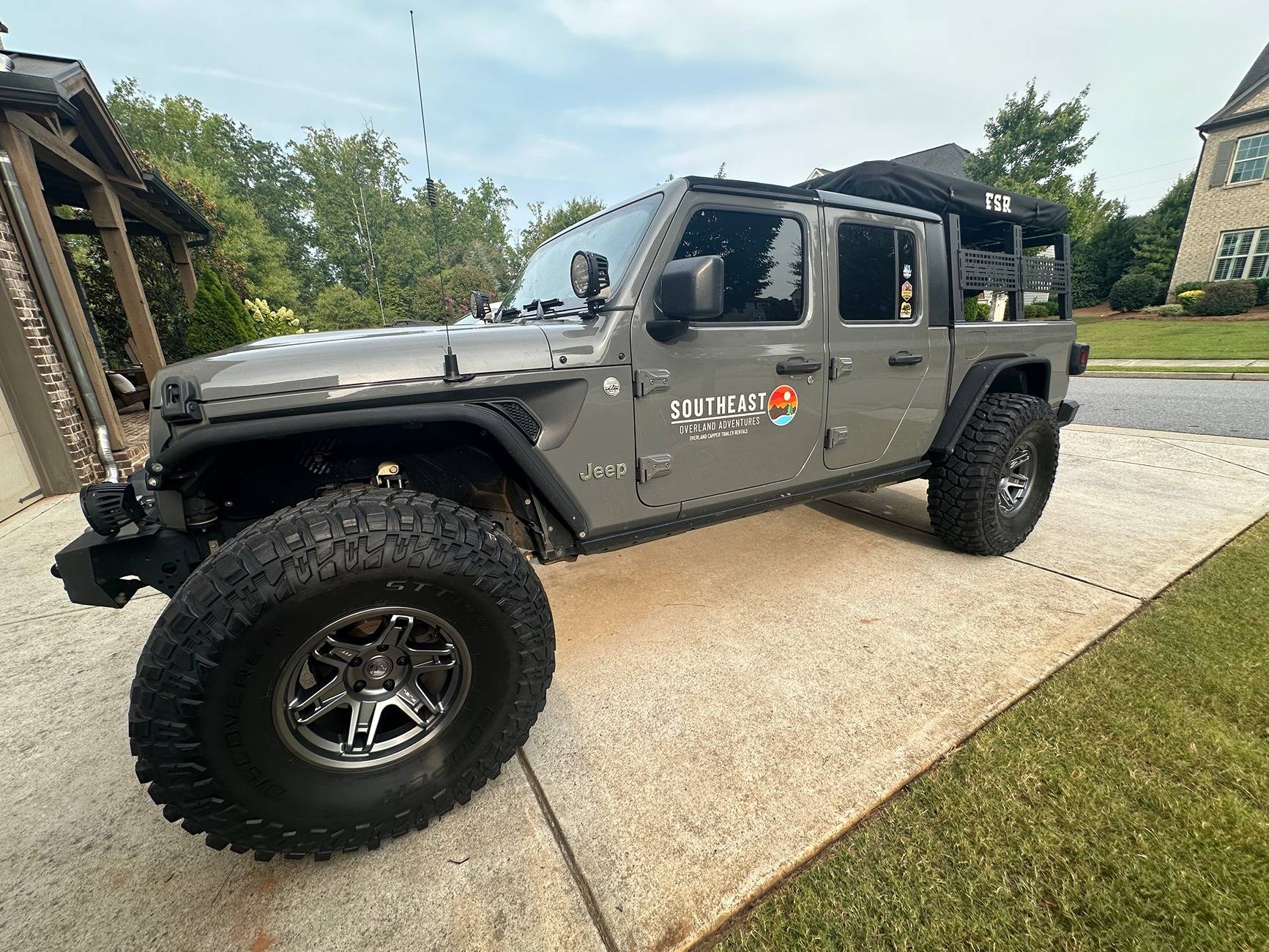 Jeep Gladiator 40"s on a Non-Rubicon/Mojave with -18mm Offset (Pic Request & Fit Info) IMG_0514