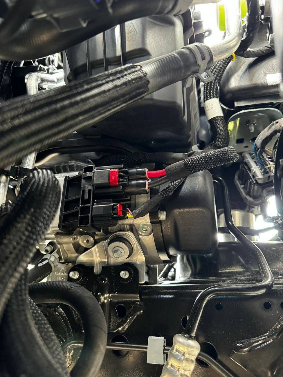 Jeep Gladiator US investigating 781K Jeeps over underhood fire reports (Wrangler & Gladiator) -- power steering pump electrical connector issue My Jeep-8