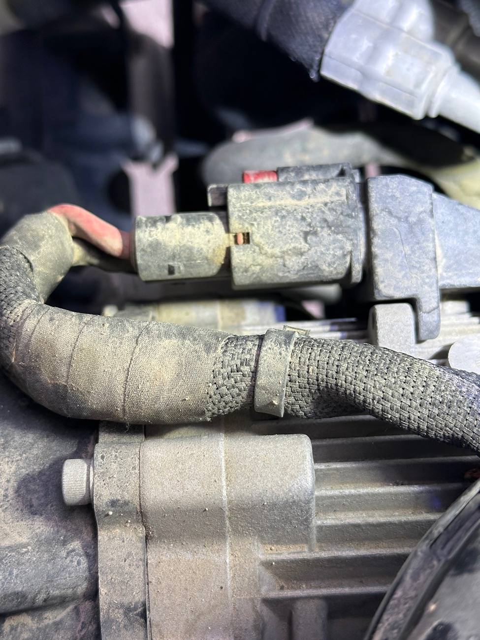 Jeep Gladiator US investigating 781K Jeeps over underhood fire reports (Wrangler & Gladiator) -- power steering pump electrical connector issue IMG_2362