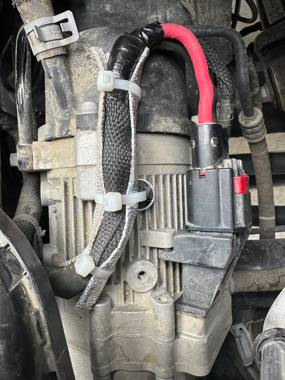 Jeep Gladiator US investigating 781K Jeeps over underhood fire reports (Wrangler & Gladiator) -- power steering pump electrical connector issue IMG_2371