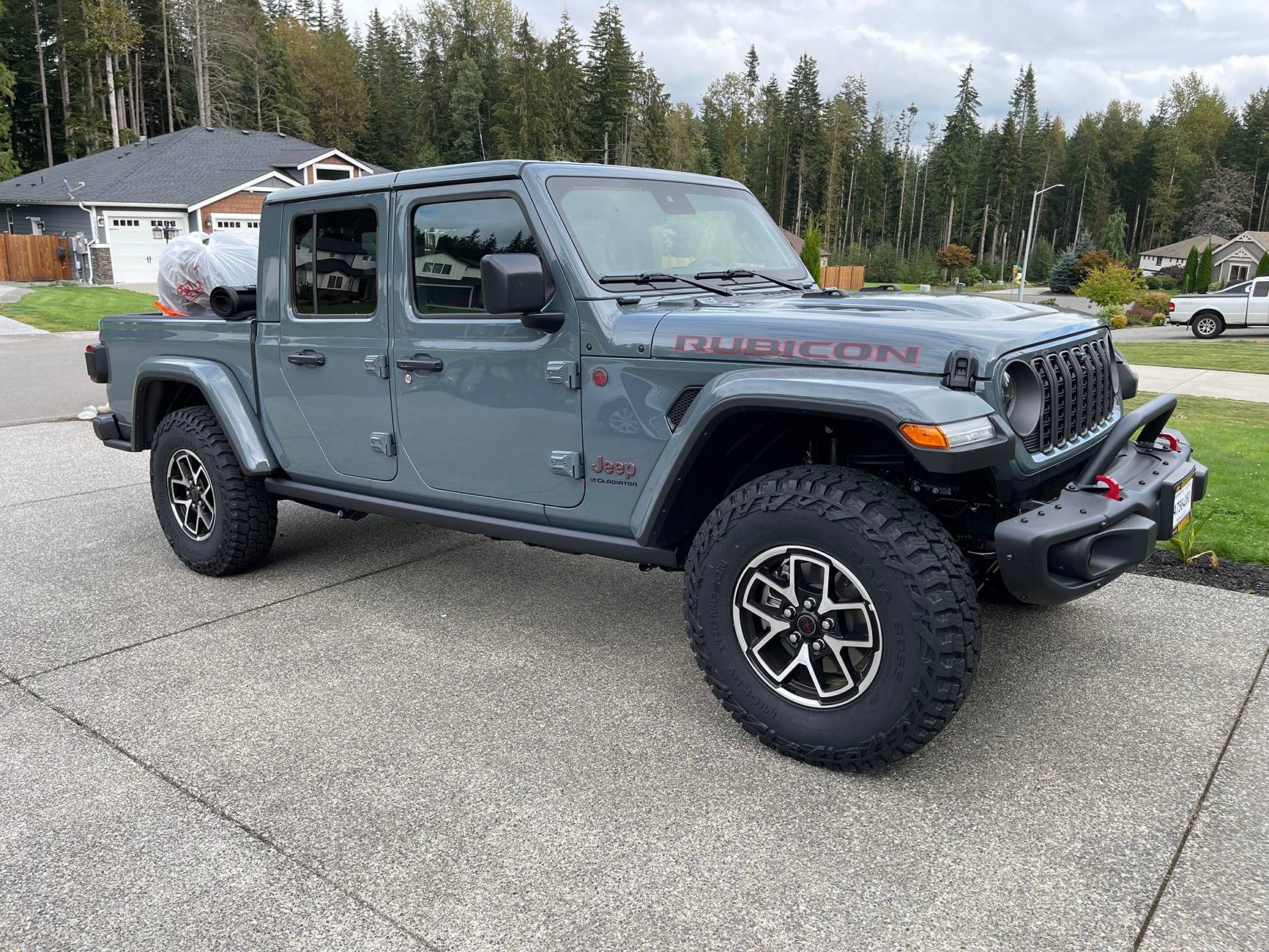 Jeep Gladiator Mickey Thompson Baja Boss AT 255/85/17 (35" Pizza Cutters). IMG_4796
