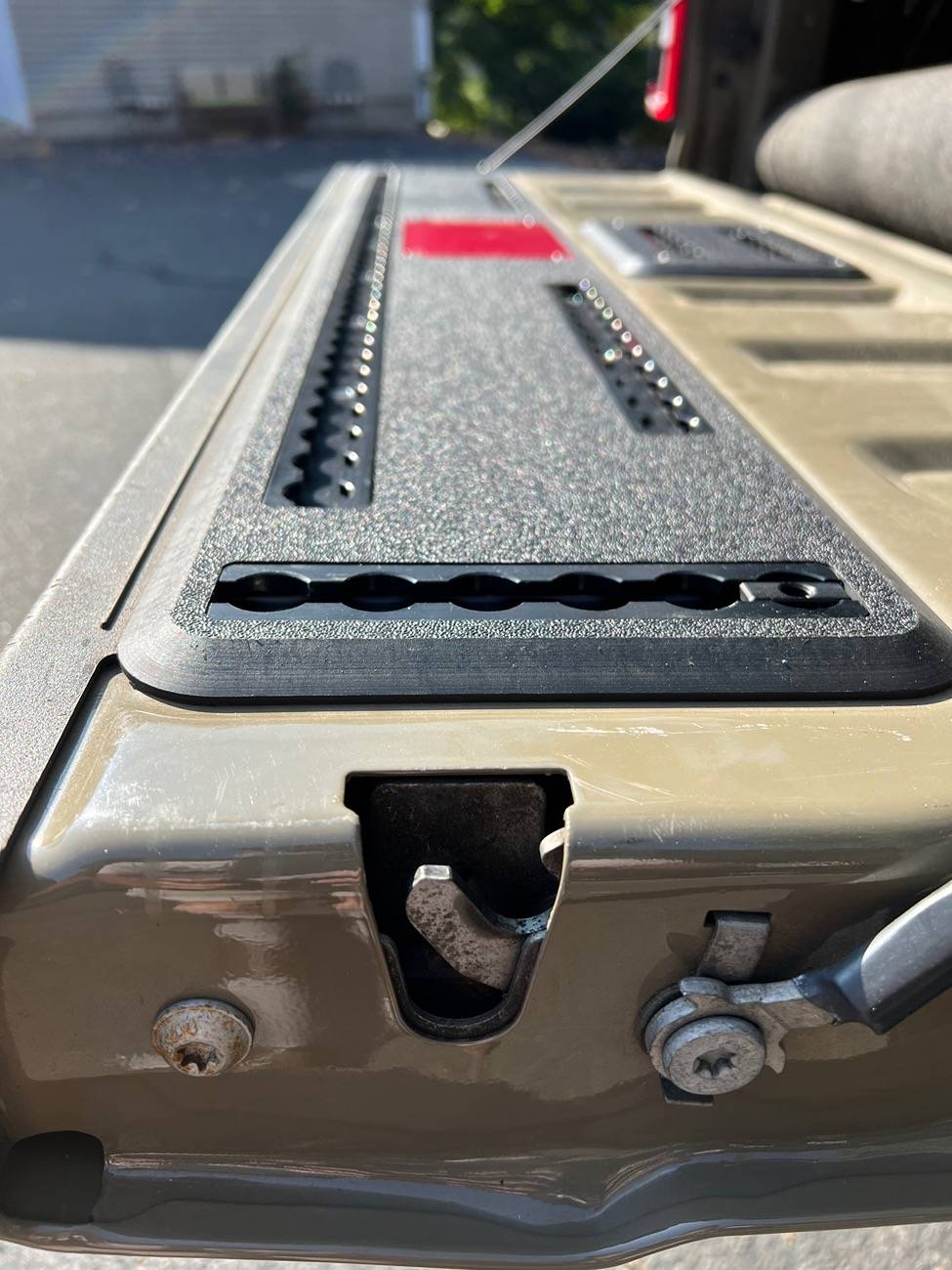 Jeep Gladiator SpecGate. Tailgate Tiedowns IMG_6771