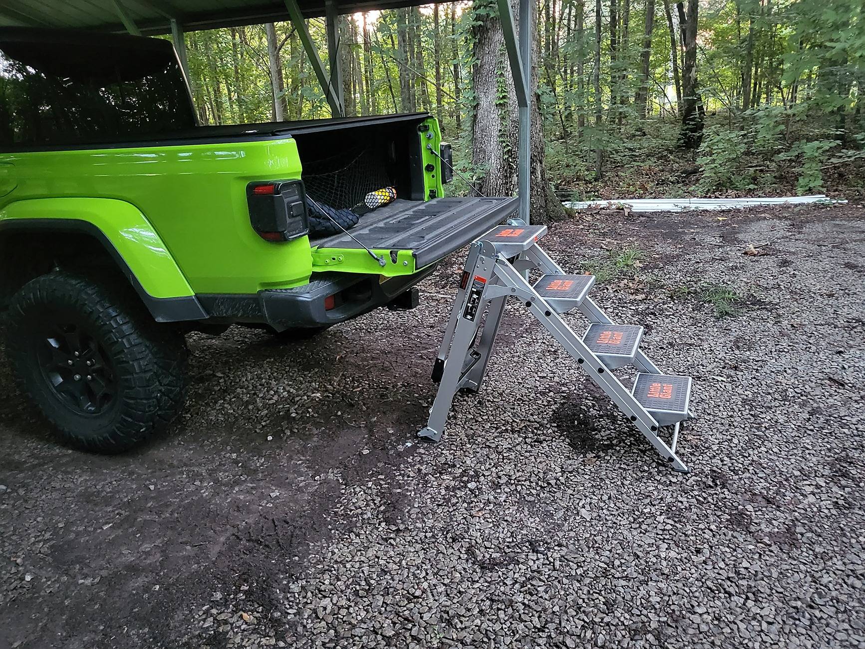 Jeep Gladiator Truck bed entry for fat old guy with lifted gladiator 20220802_193929