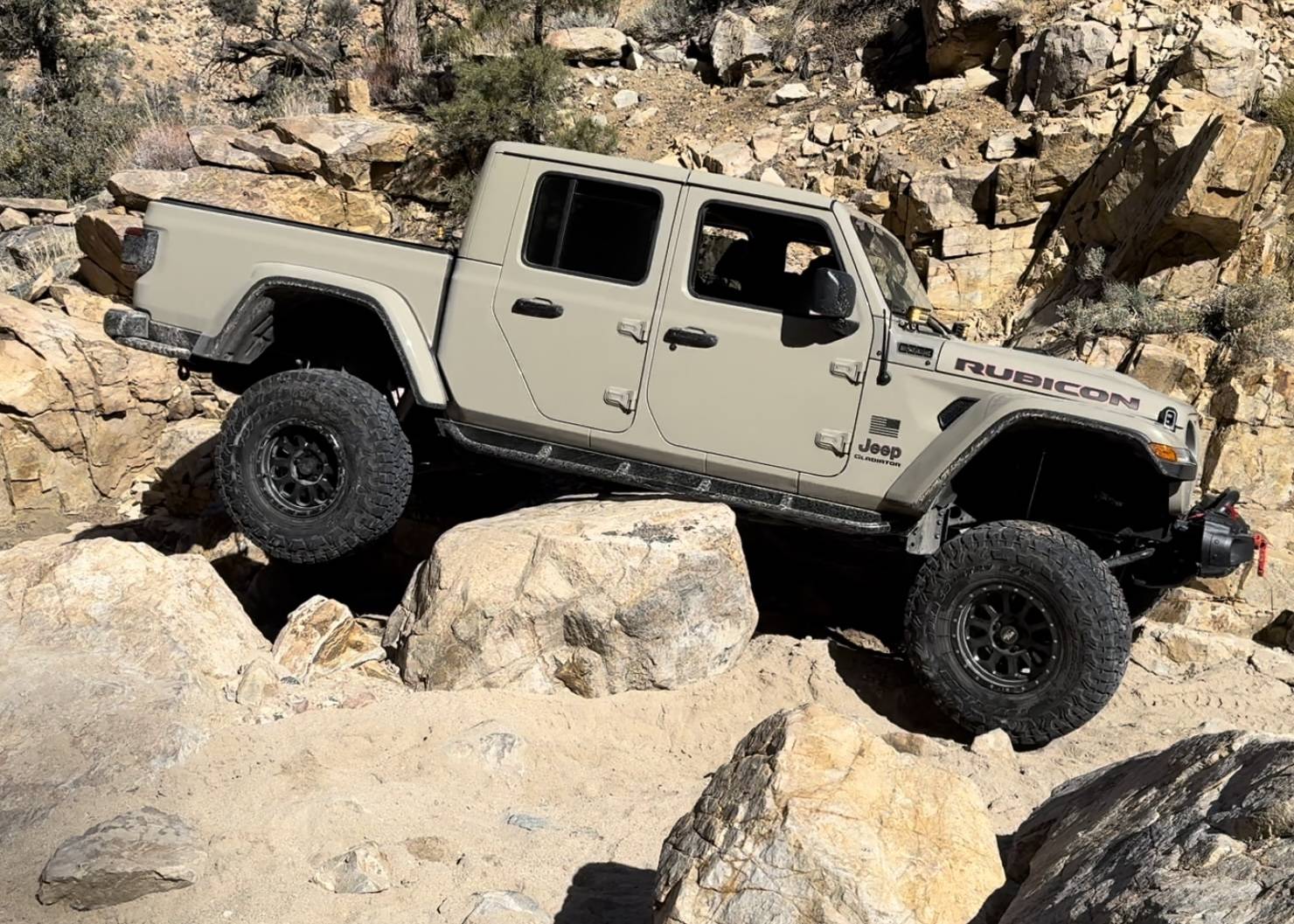 Jeep Gladiator Rock Hard 4x4 Sliders IMG_1799