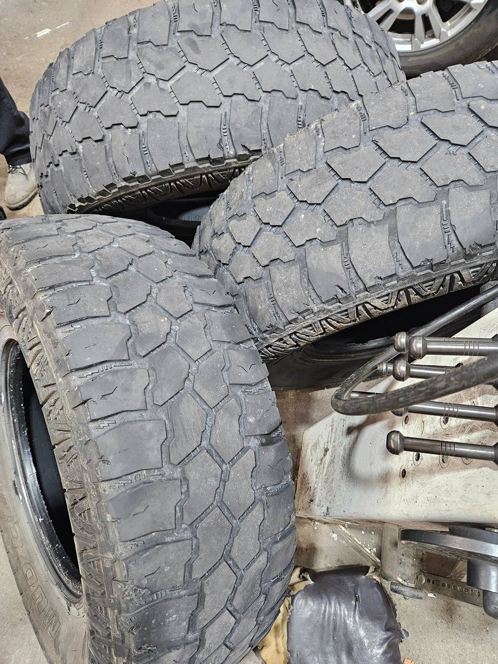 Jeep Gladiator Looking for new 37" tires. 20240914_102736