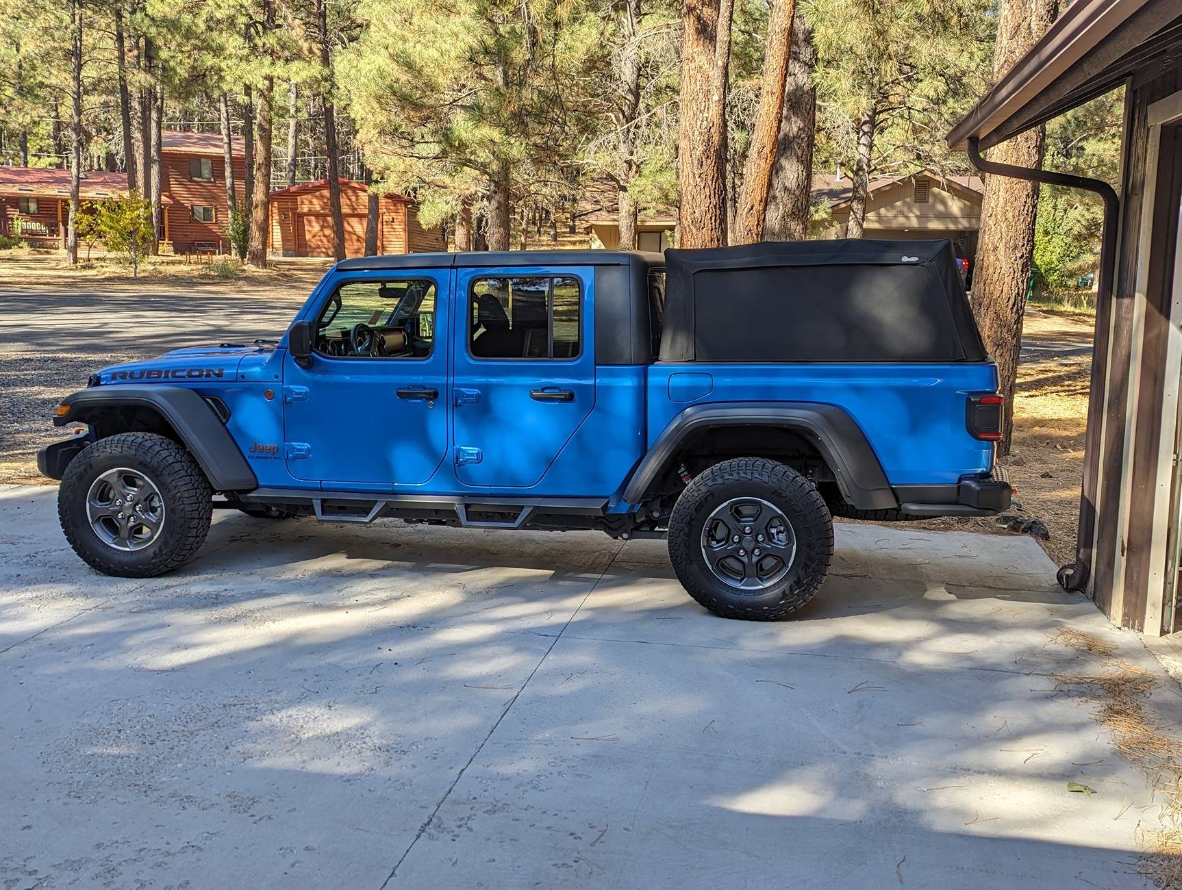 Jeep Gladiator Bestop Supertop in Black Twill GladiatorBesto