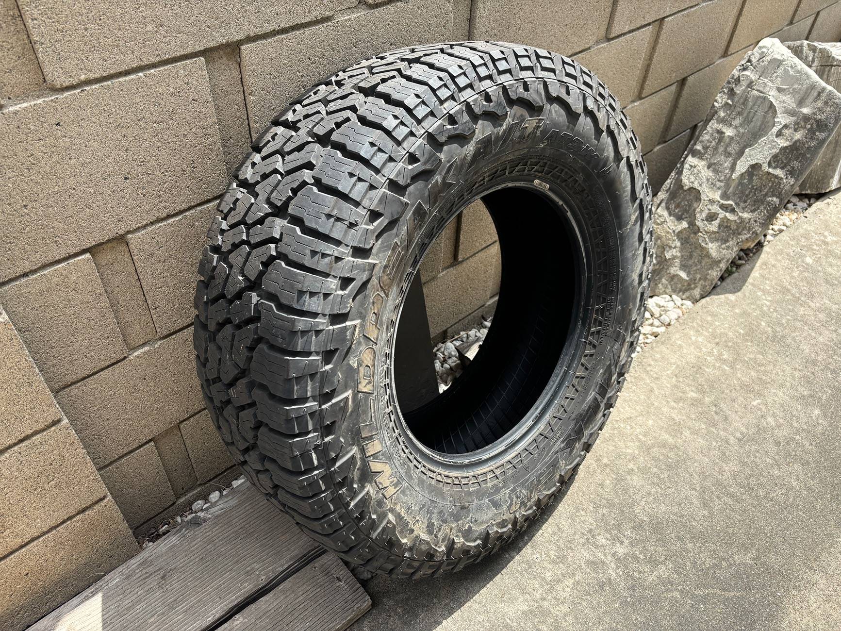 Jeep Gladiator Rubicon take off wheels and tires IMG_1996