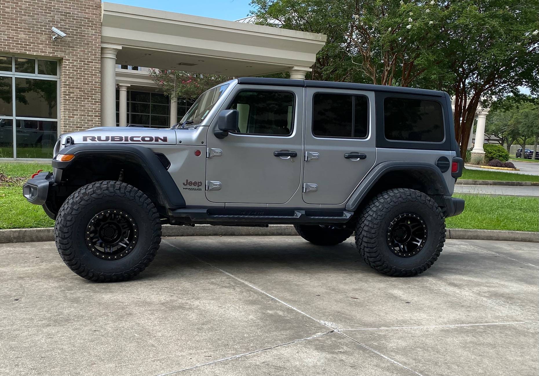 Jeep Gladiator Jeep Wrangler JL Mopar lift IMG_2549