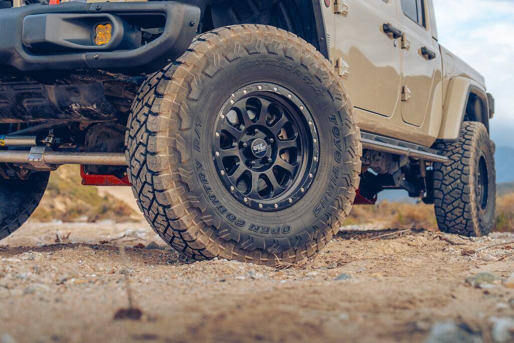 Jeep Gladiator RockTrix Wheels - RT111 17x9 | ET -12 on Gladiator 1726682107513-1k