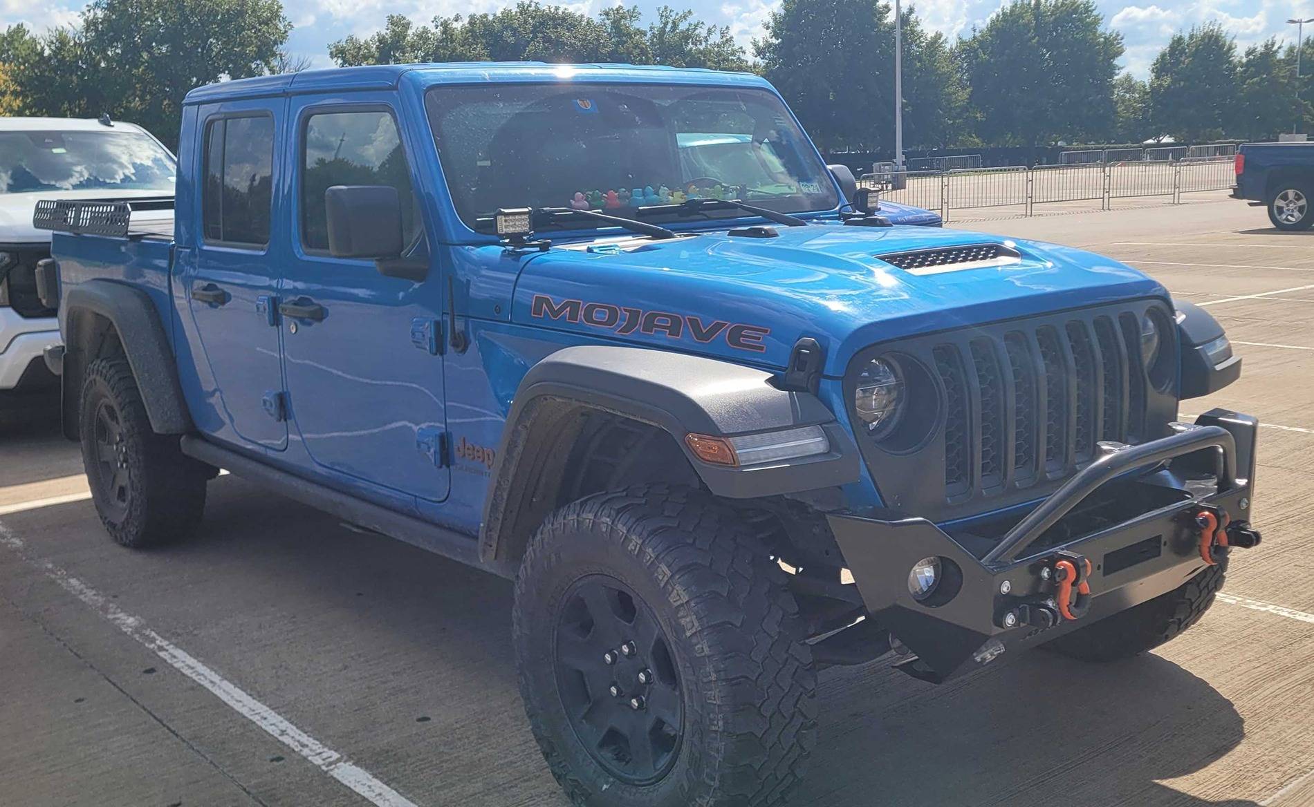 Jeep Gladiator Buying a gladiator for towing behind rv 1000004395