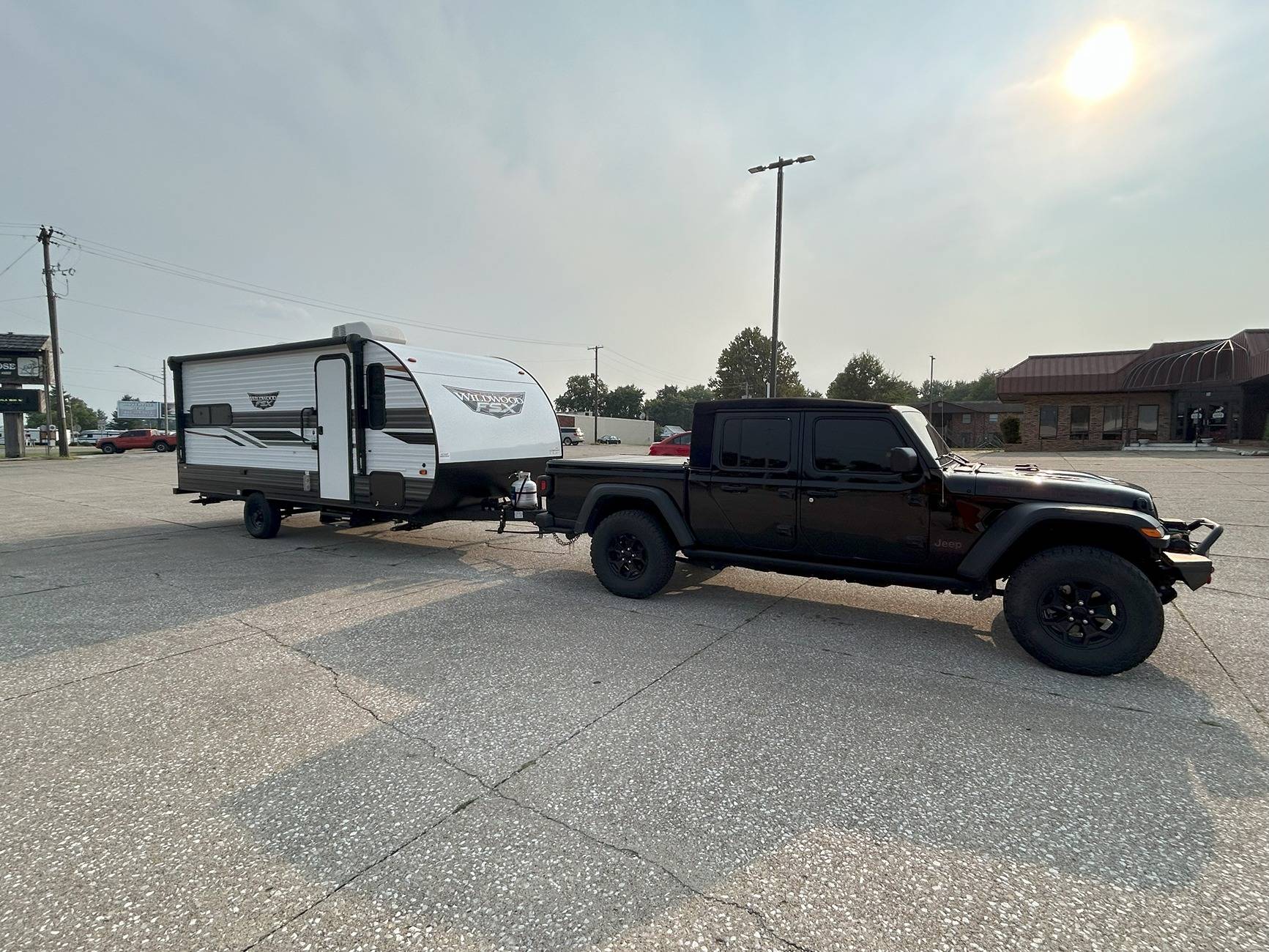 Jeep Gladiator Show us what camper / trailer / RV you're towing with your JT IMG_7255