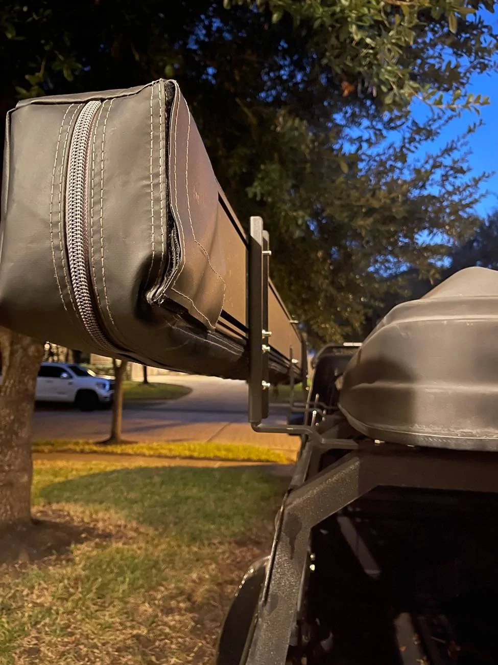 Jeep Gladiator Fishbone half rack awning mount IMG_3757