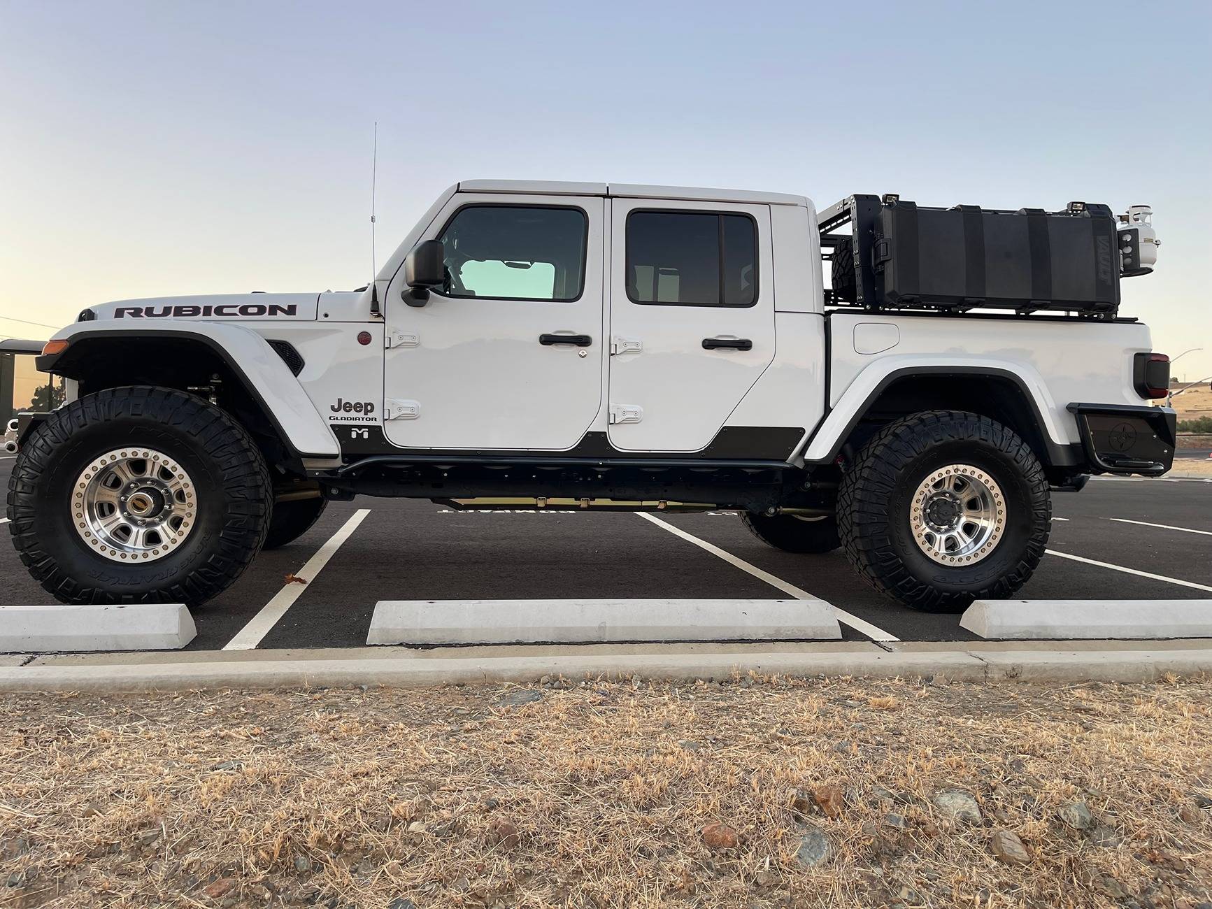 Jeep Gladiator 2022 Jeep Gladiator Rubicon Diesel, UD 60s IMG_1930
