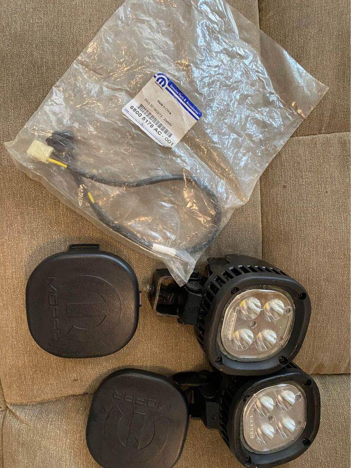 Jeep Gladiator What do u have coming in the mail? 452119299_1186348139376849_3143732372246857789_n