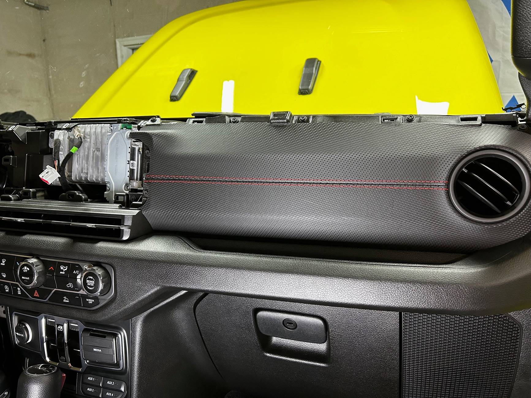 Jeep Gladiator 2024 Dash Panel Removal IMG_7150