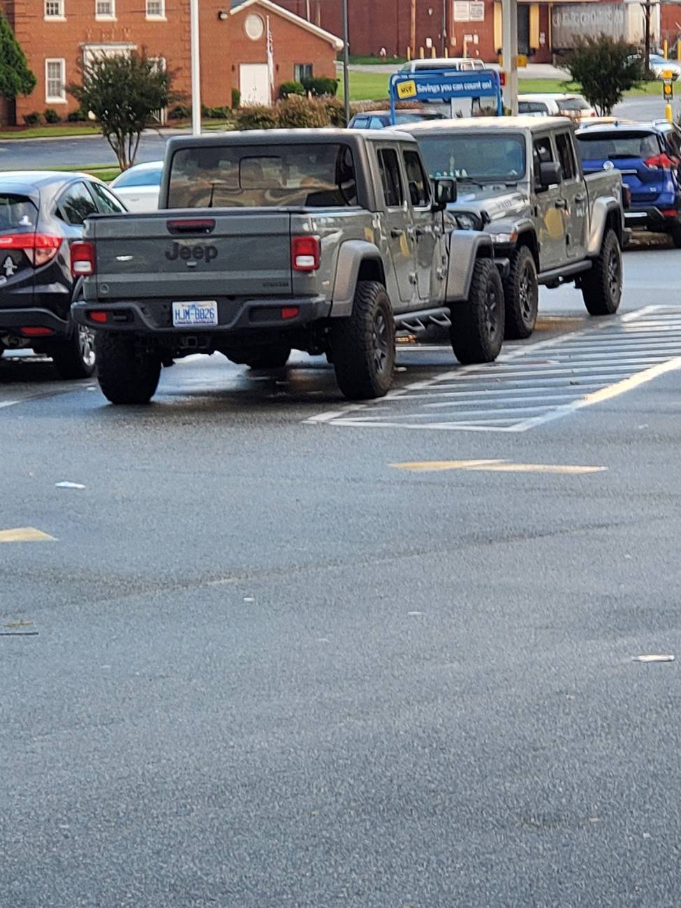 Jeep Gladiator Jeeps Parking Next To Jeeps 20240920_184903