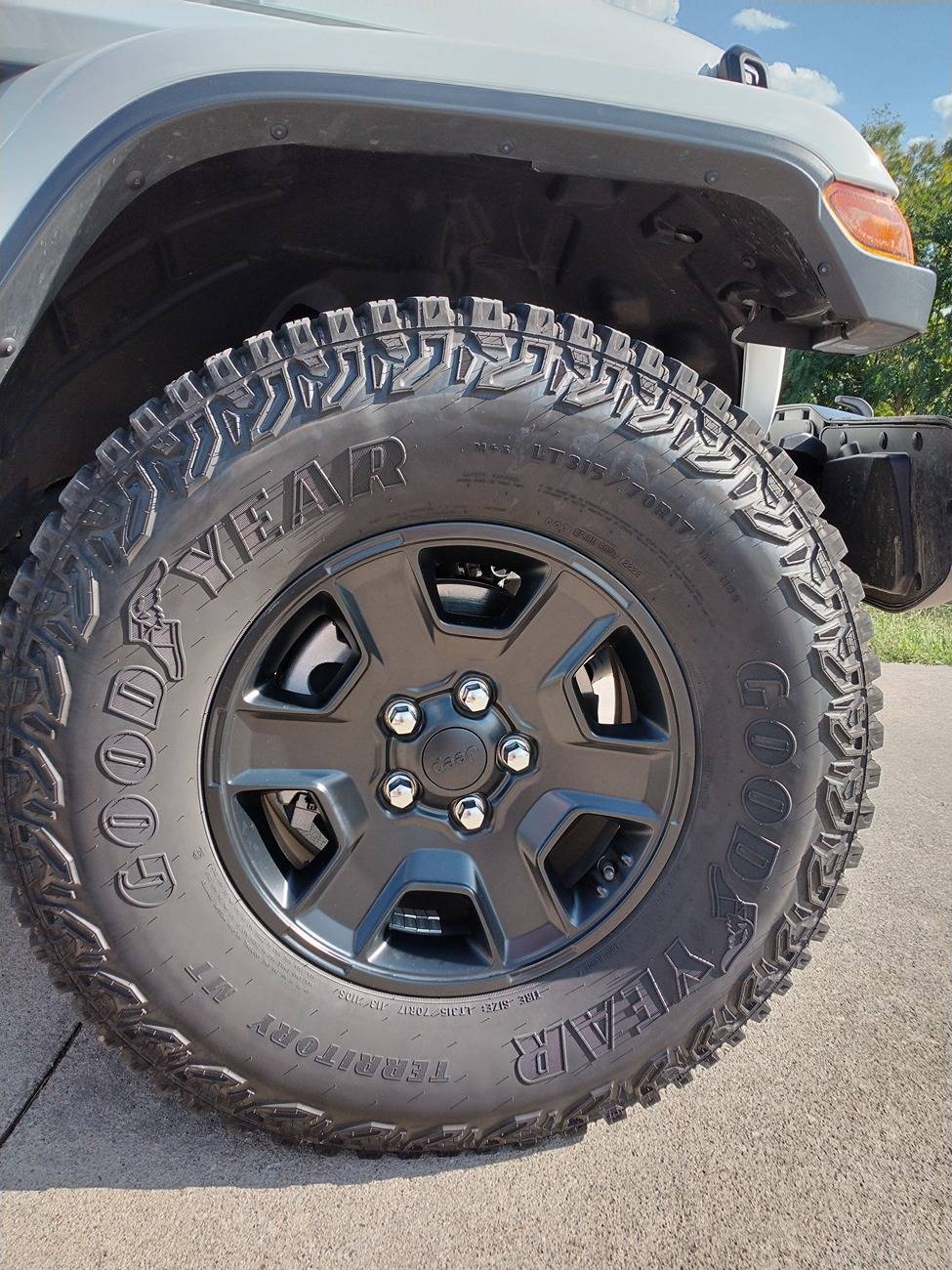 Jeep Gladiator My experience with 315/70r17's on Max Tow 1000000945
