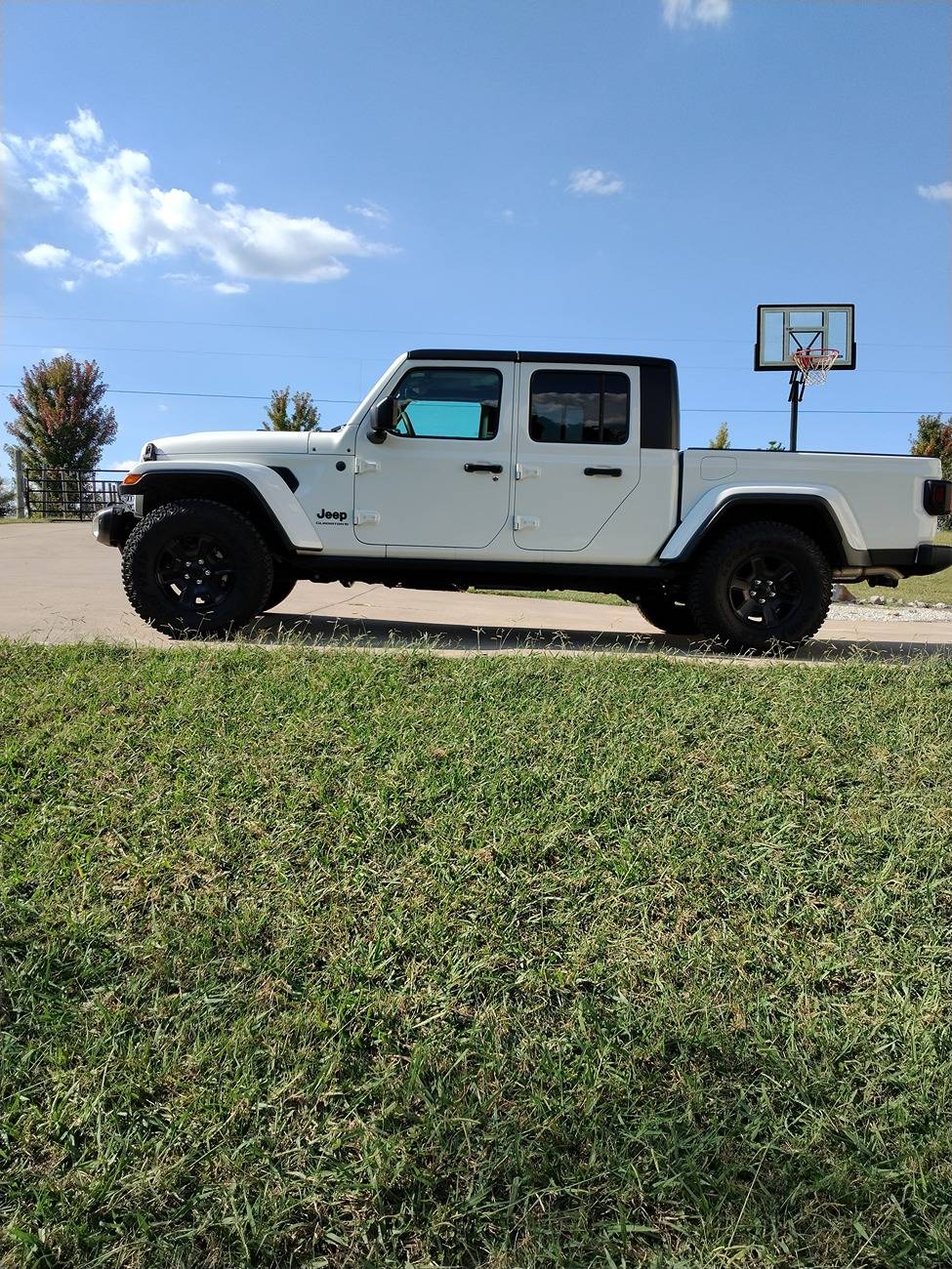 Jeep Gladiator 21 Willys Lift True Level Pictures IMG_20240920_162810