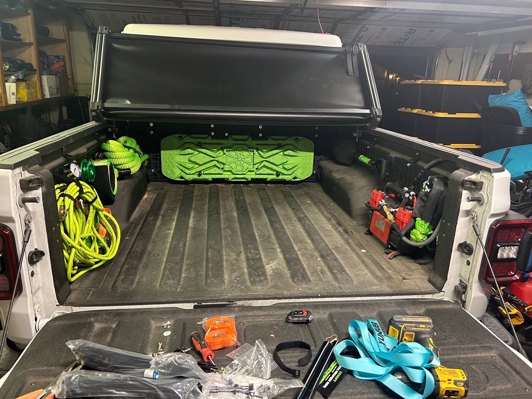 Jeep Gladiator Rough Country molle panel/ bed cover install questions. IMG_7331