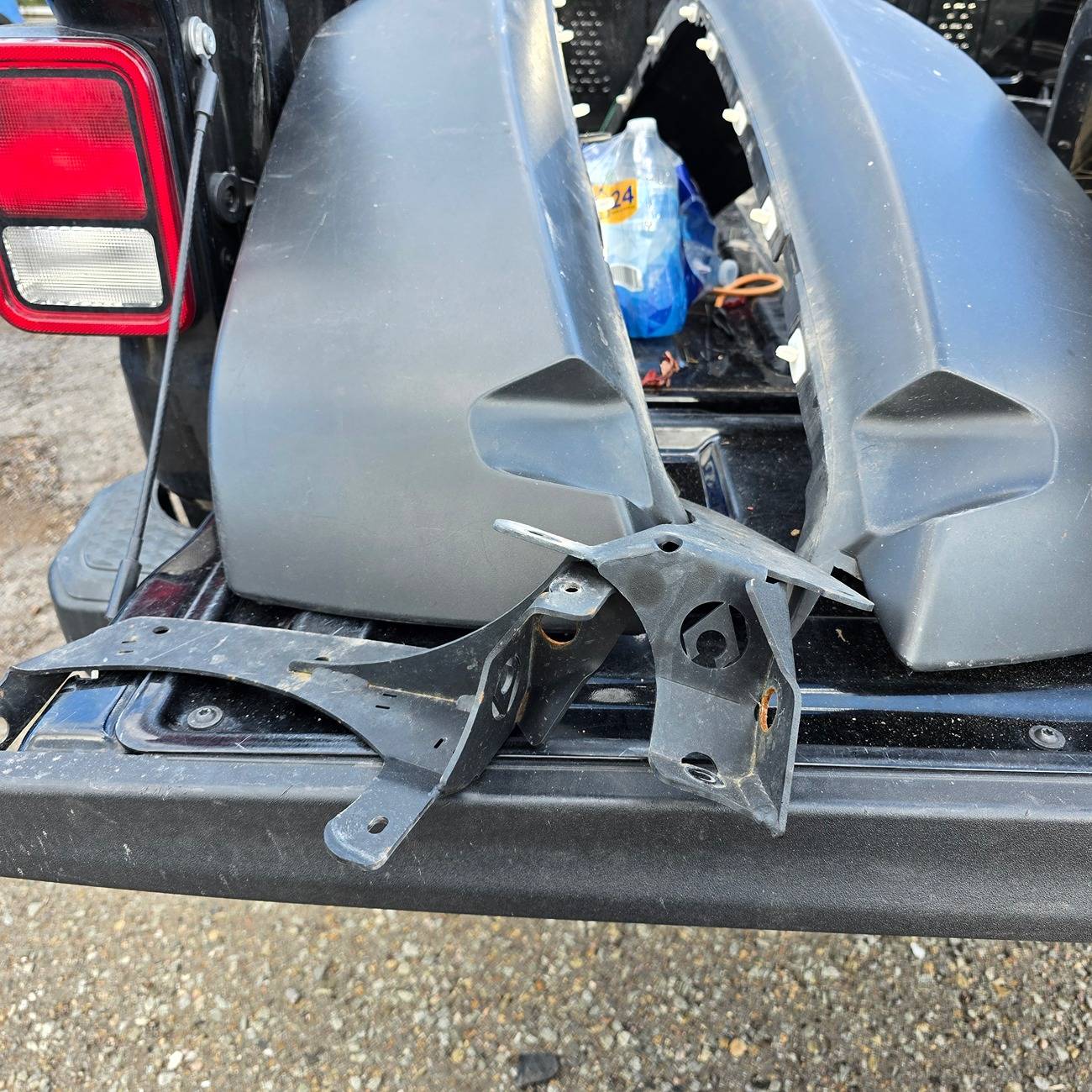 Jeep Gladiator JTR front chopped fenders with brackets. JTW black painted fenders all four. 20240923_173327