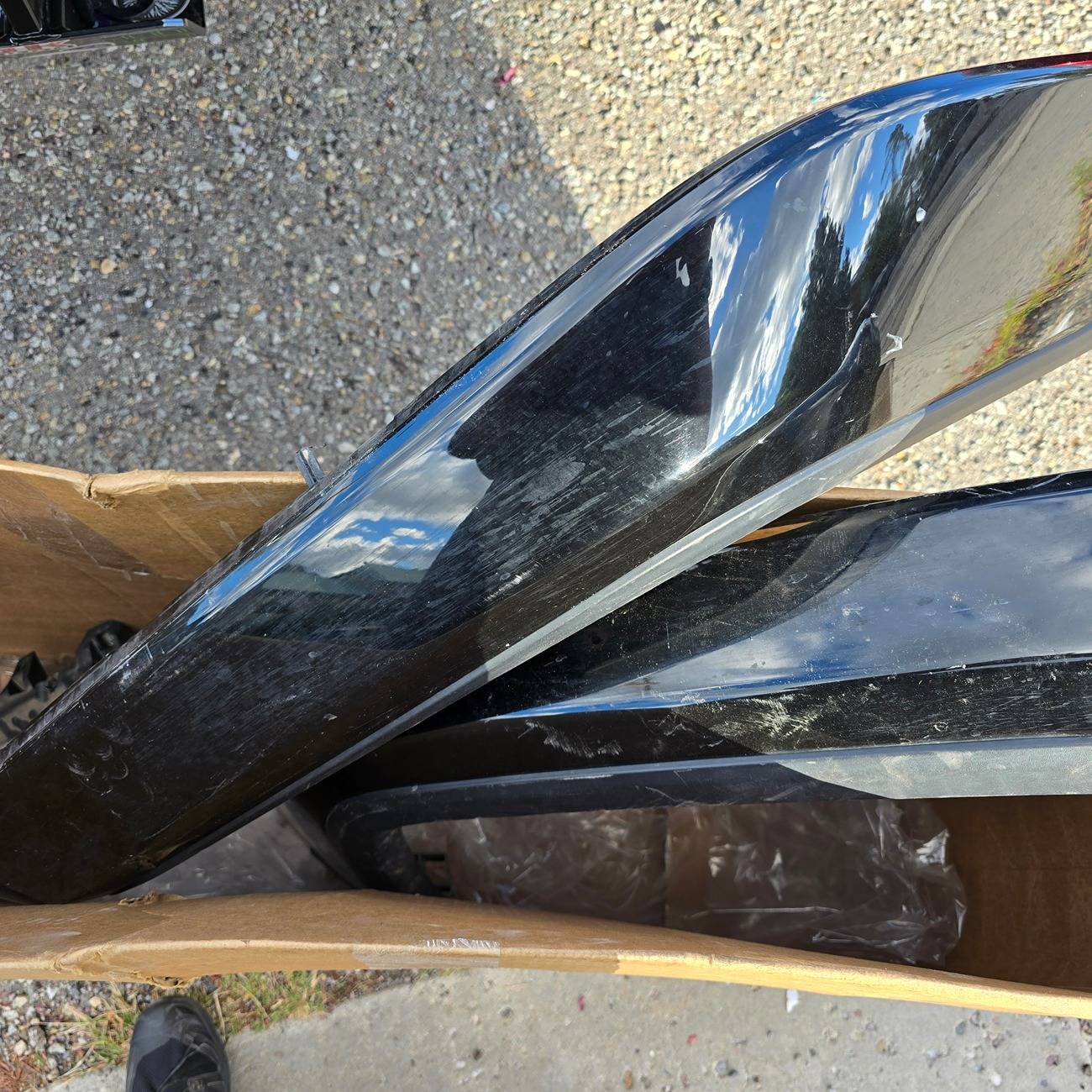 Jeep Gladiator JTR front chopped fenders with brackets. JTW black painted fenders all four. 20240923_173333