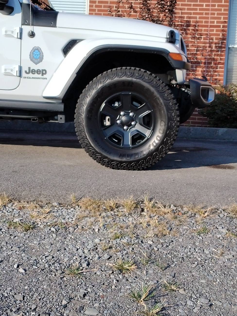 Jeep Gladiator My experience with 315/70r17's on Max Tow 1000000957