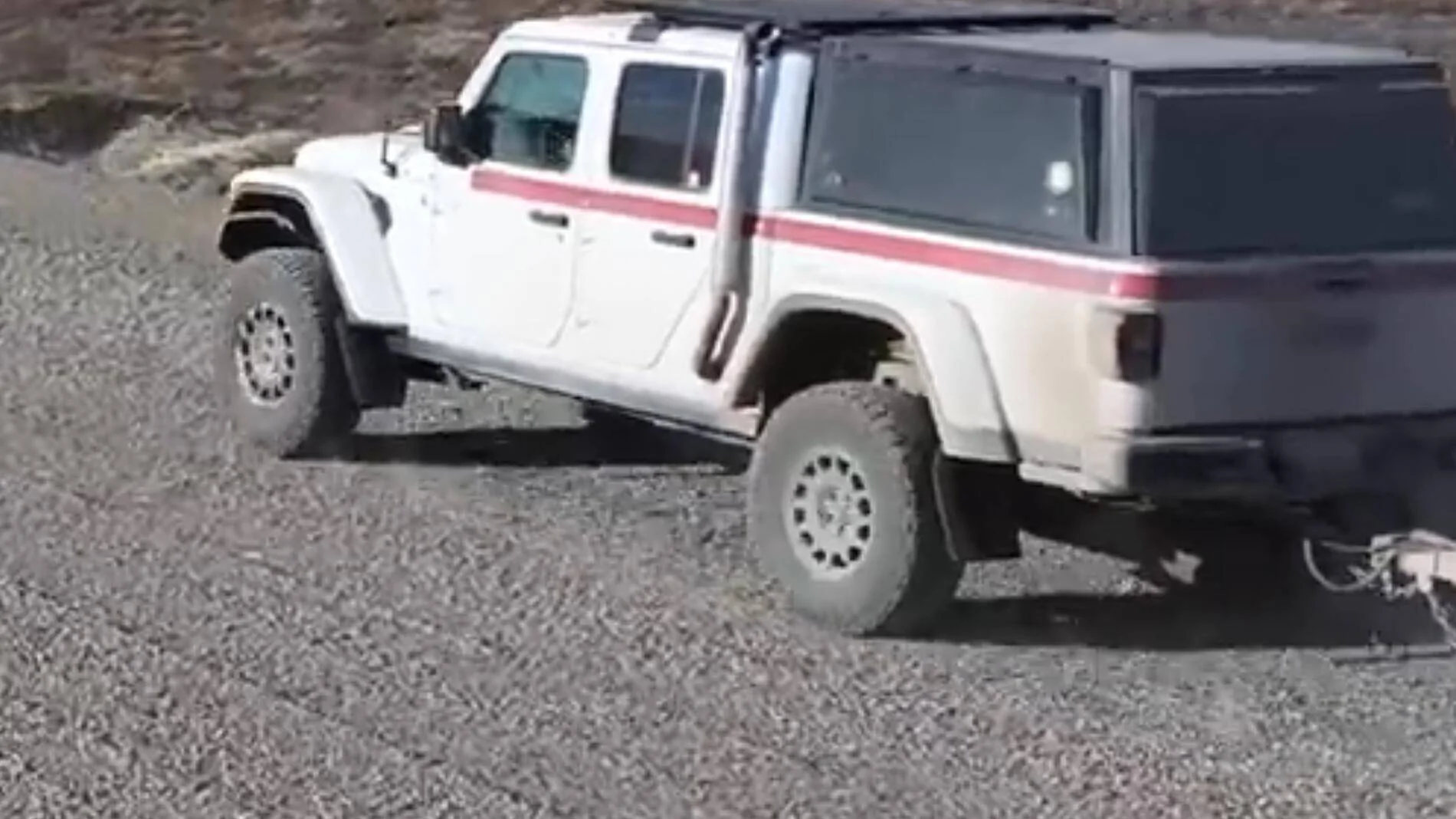 Jeep Gladiator Can anyone ID the size of these RokBlokz mudflaps? 7F968A84-BBFD-48F4-8721-E9823F0E9C2A