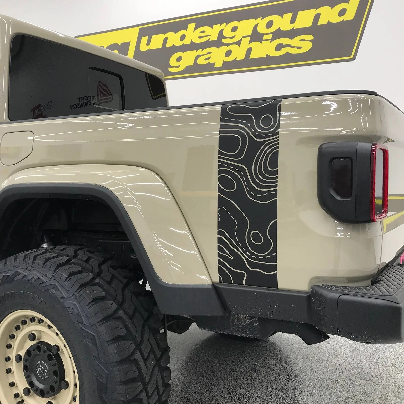 Jeep Gladiator Jeep Gladiator Bedside Vinyl Bands (Underground Graphics) img_1093-jpg