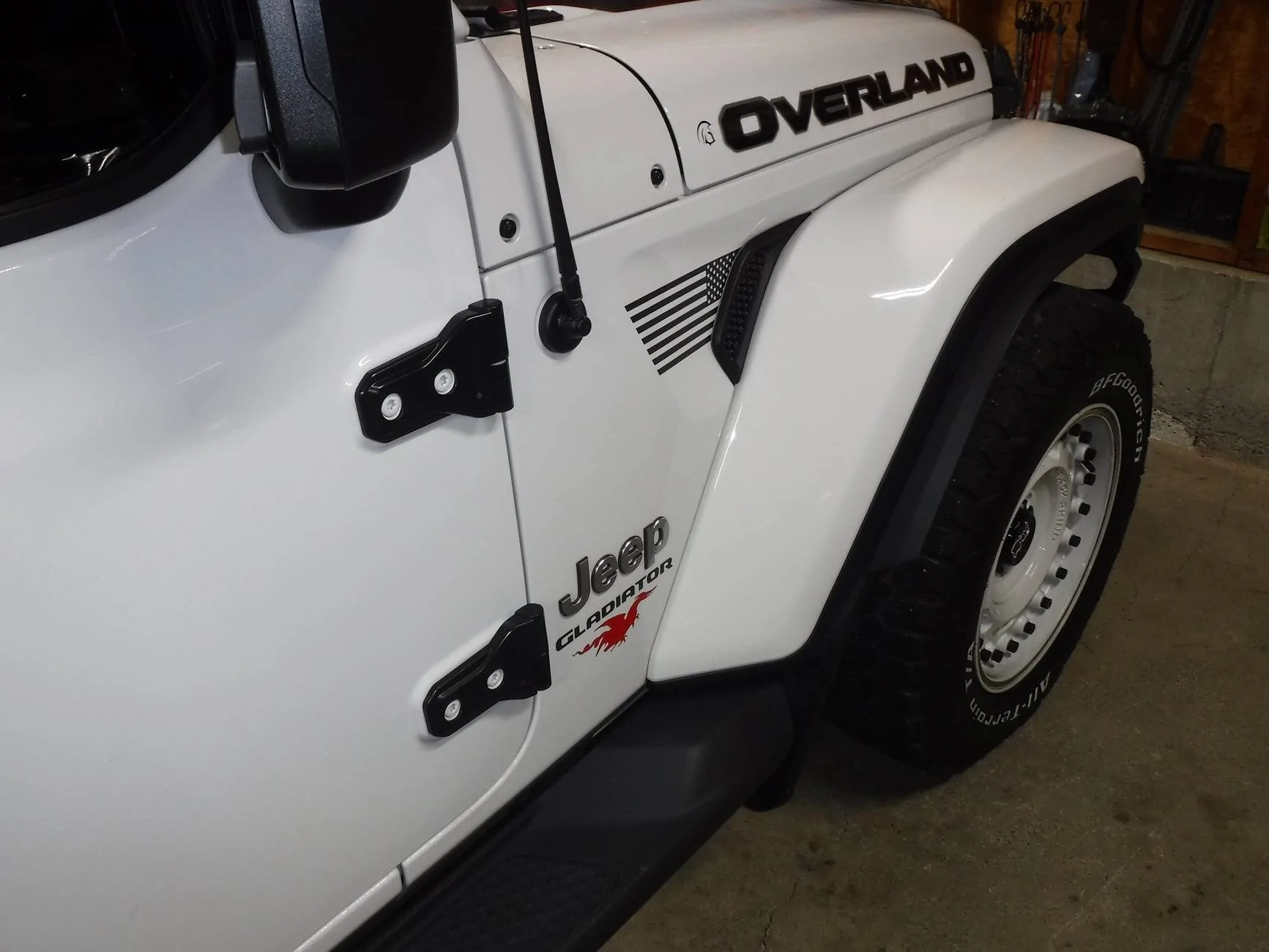 Jeep Gladiator Do mud flaps make a difference (protect my driver's door handle from road grit/mud)? DSCF5120