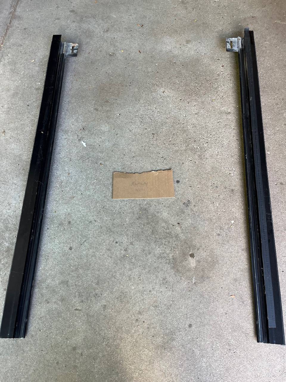 Jeep Gladiator Mopar Tri-Fold Tonneau Cover $50 IMG_2092