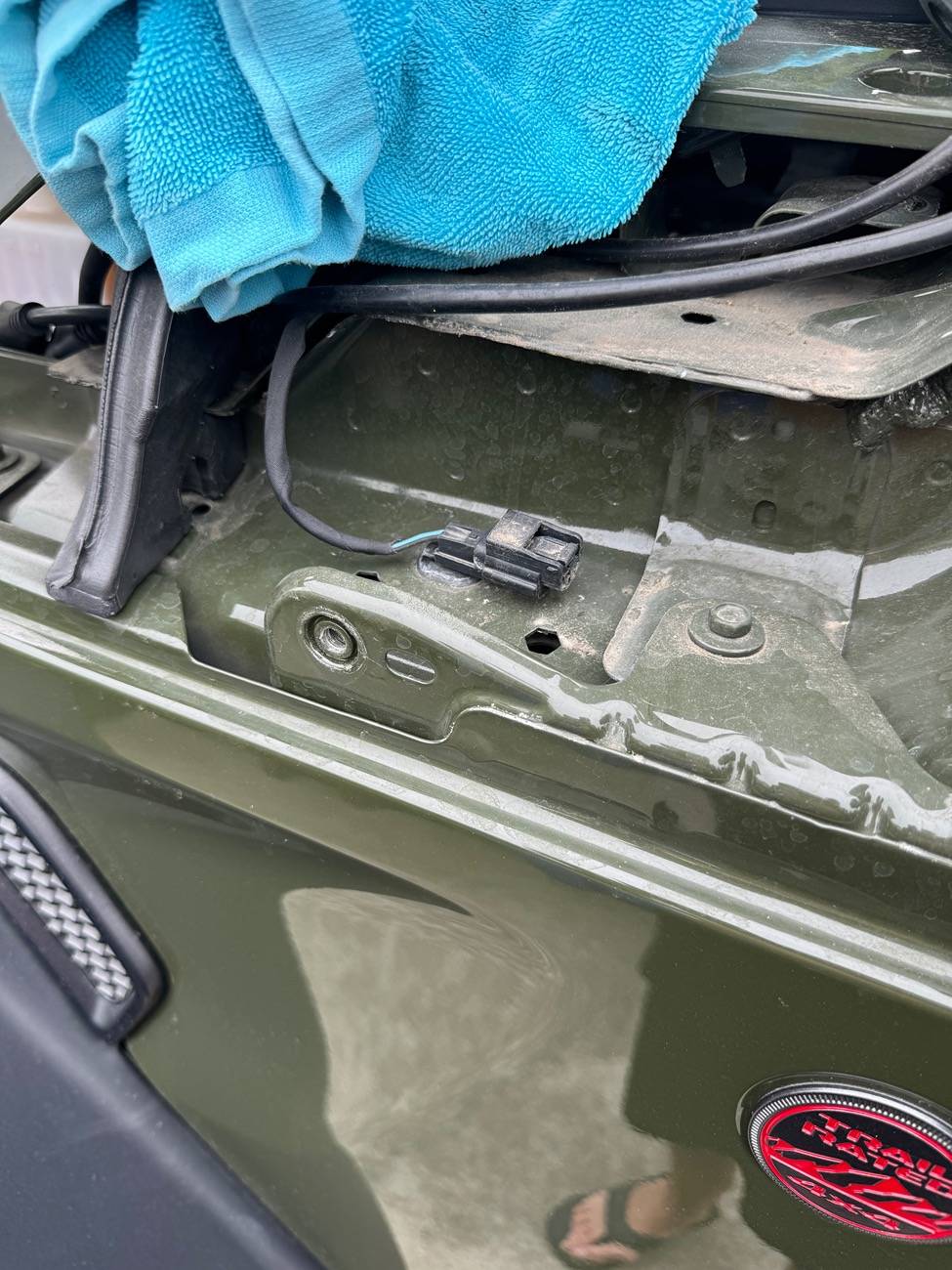 Jeep Gladiator What is this plug IMG_1832