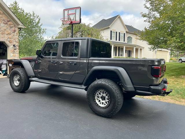 Jeep Gladiator Mopar Soft Tonneau Rollup Cover (Premium Twill) IMG_9132