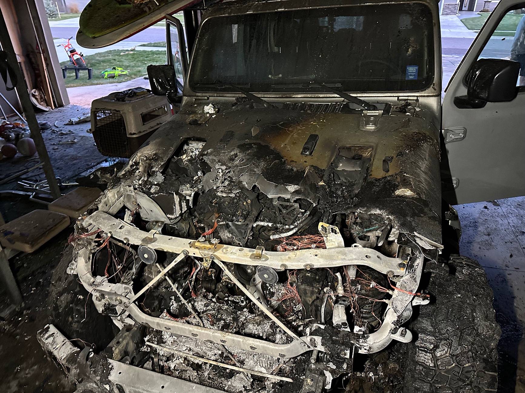Jeep Gladiator US investigating 781K Jeeps over underhood fire reports (Wrangler & Gladiator) -- power steering pump electrical connector issue IMG_8126