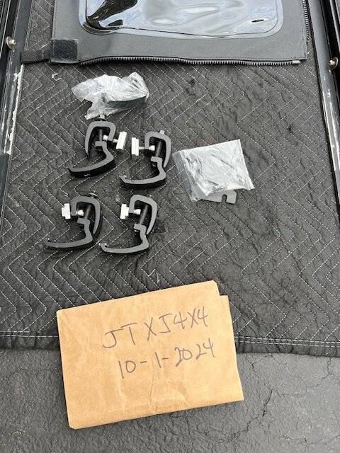 Jeep Gladiator BesTop SuperTop Black Diamond Truck2 IMG_9255 (1)