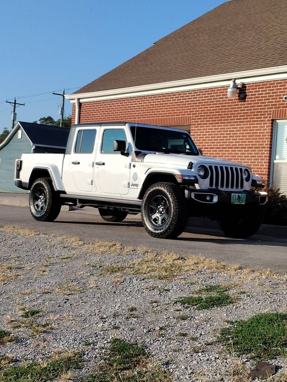 Jeep Gladiator Photo Request: 2 inch lift w/ 33inch tires 1000000956