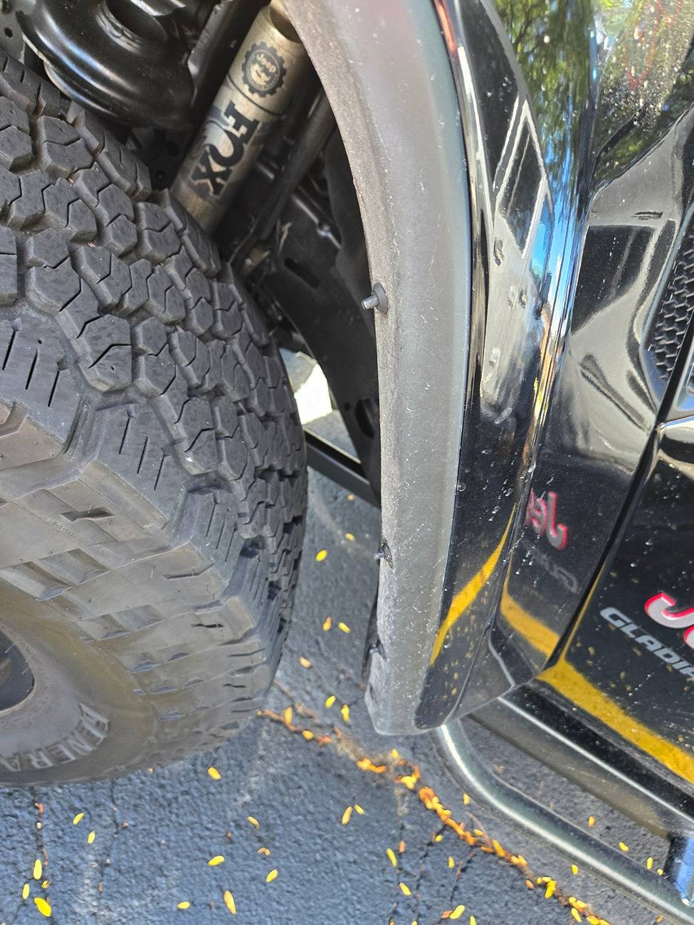 Jeep Gladiator Fender Inner Liner - Rivets popping out 1000006031
