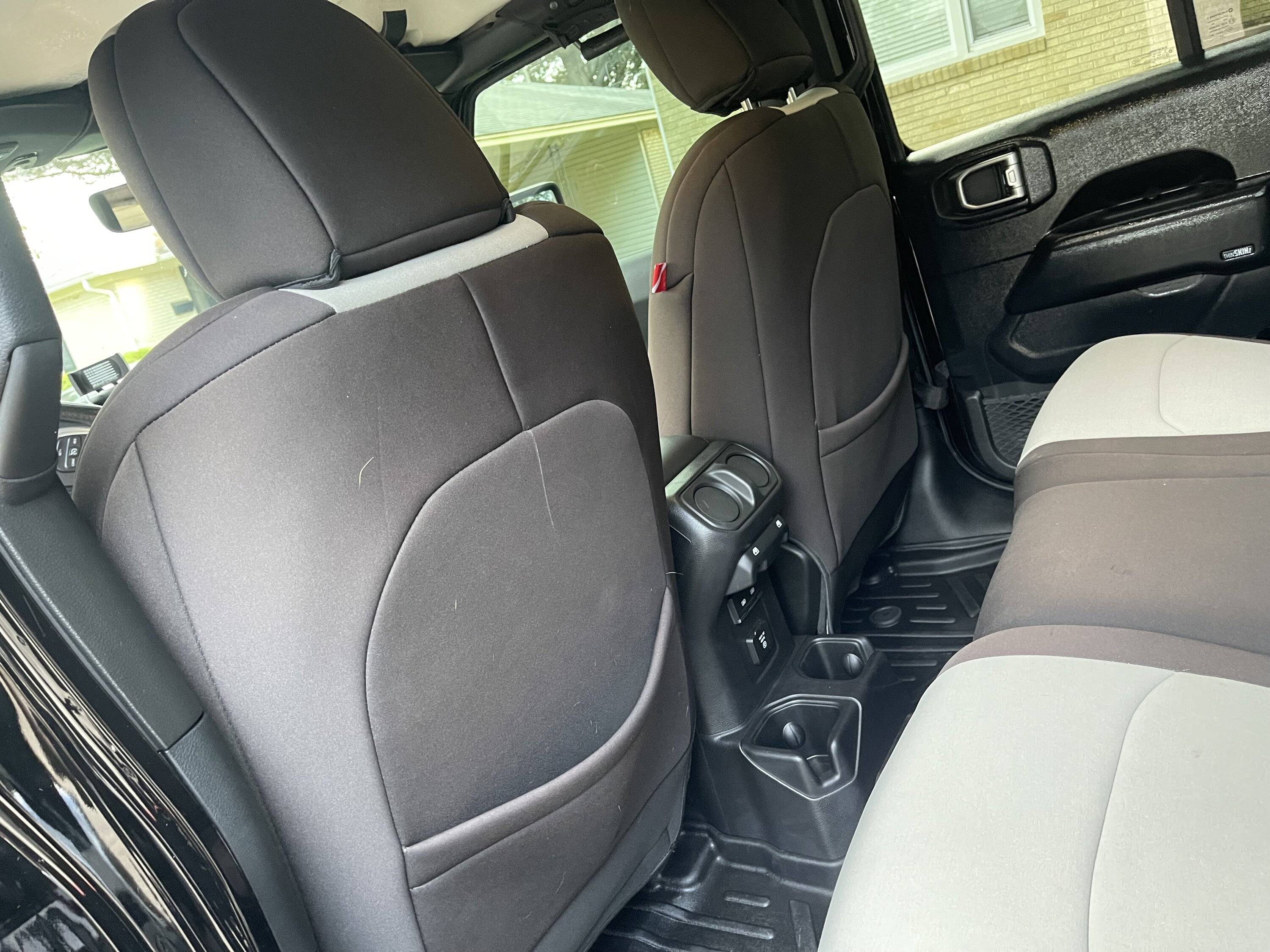 Jeep Gladiator Diver down Neoprene seat covers (no armrest) IMG_9987