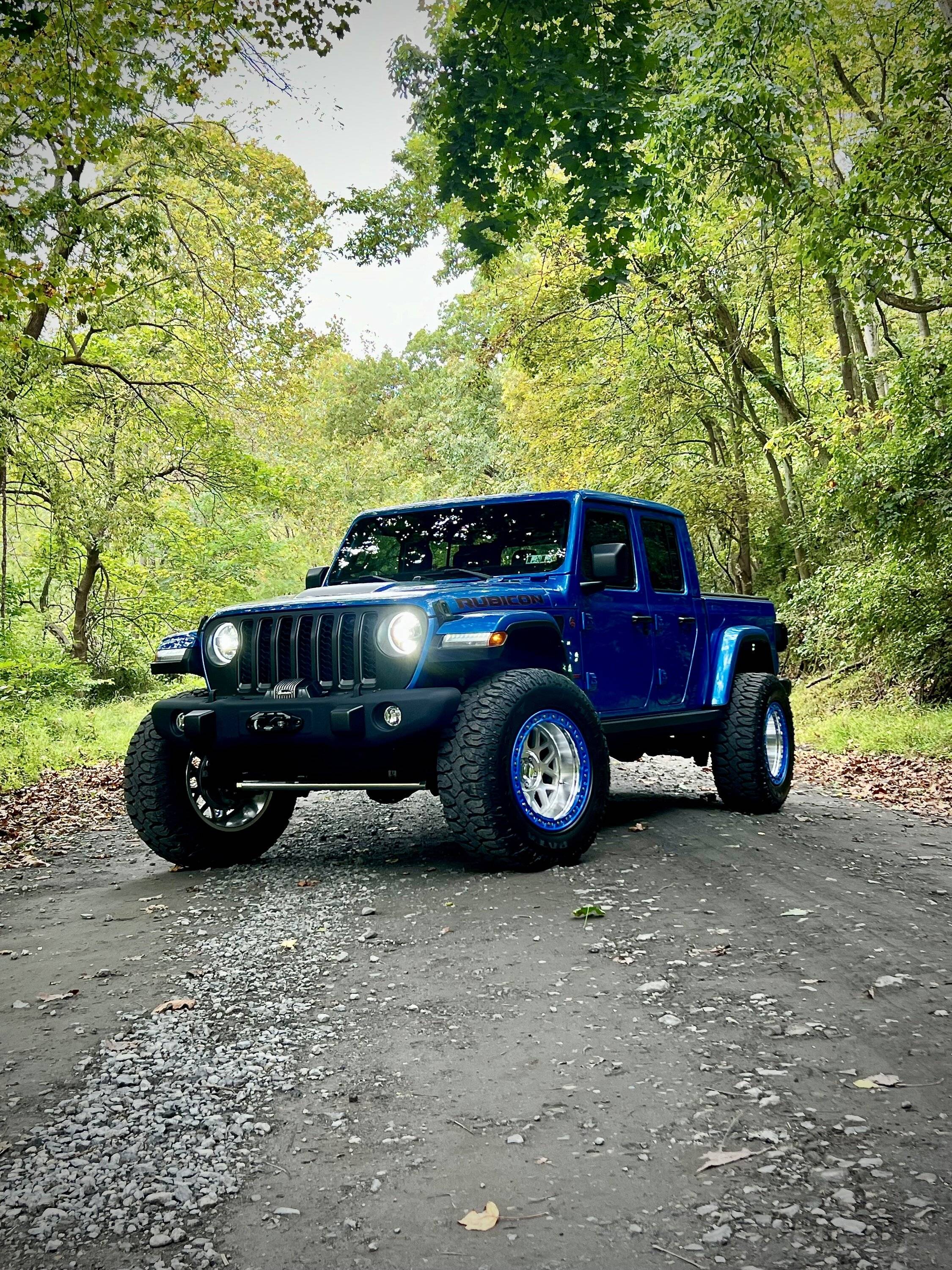 Jeep Gladiator New pictures of my Gladiator w/ KMC Grenade Deep Dish Wheels 99D7B991-FC81-48ED-A9A1-F94AE9CF5ABA_1_201_a