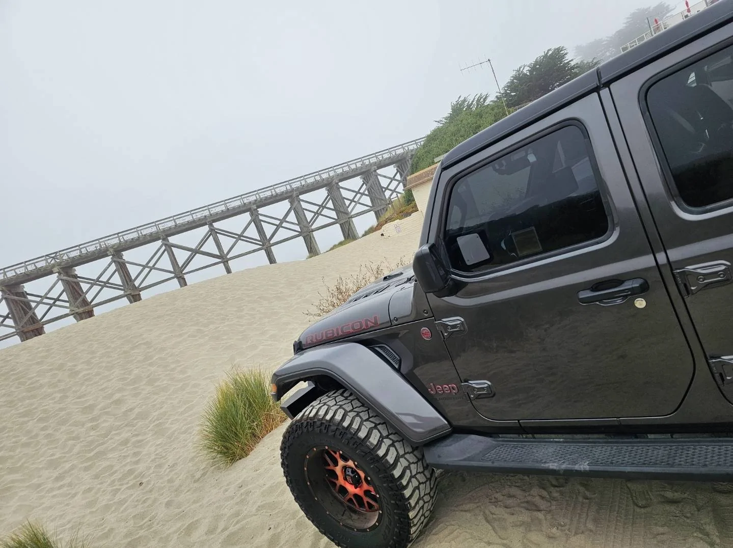 Jeep Gladiator We're in a Beachy Mood!!! Show us your Rig on Sand! Screenshot_20241003_215305_Gallery