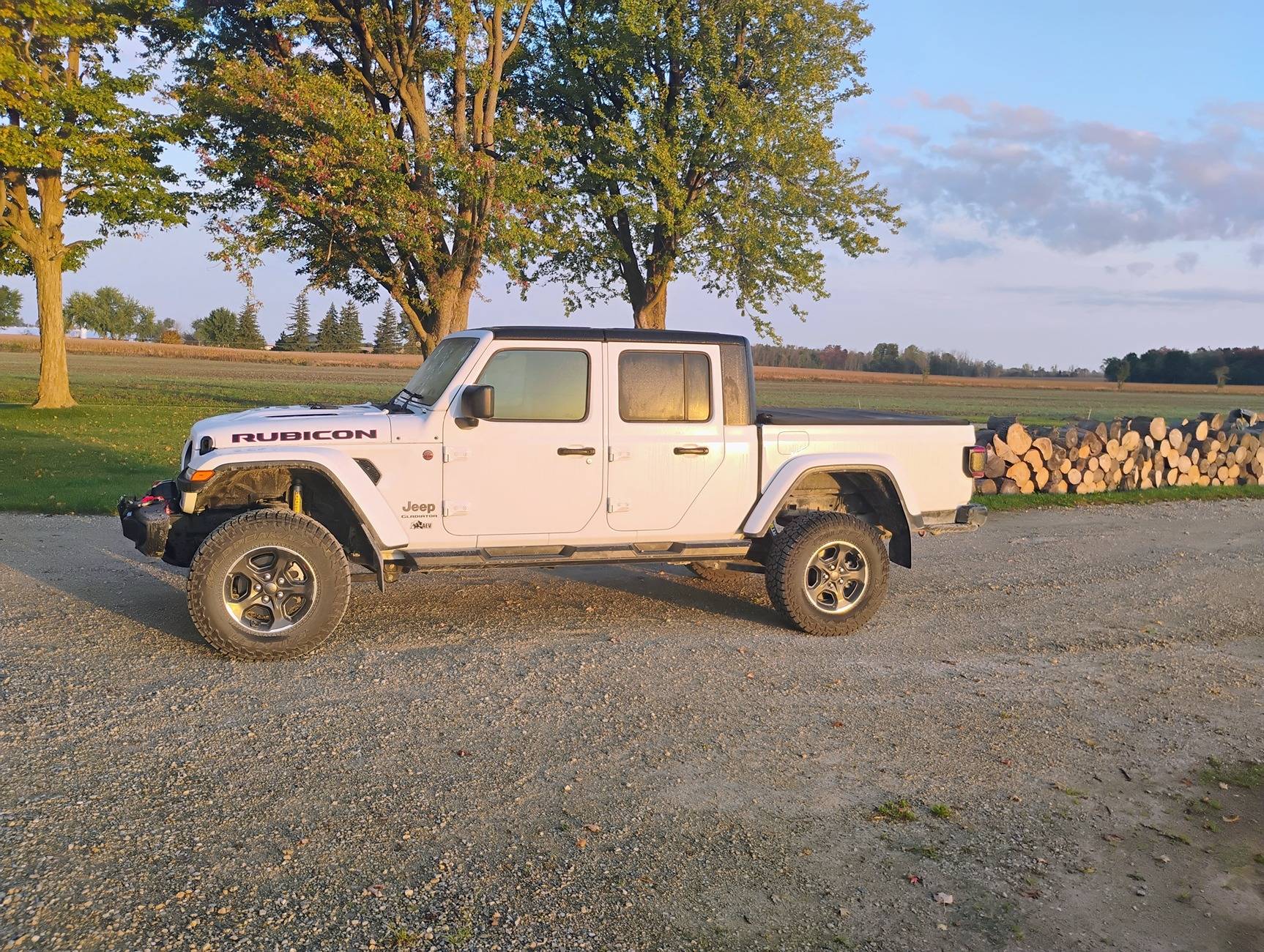 Jeep Gladiator Photo Request: 2 inch lift w/ 33inch tires AEV2.5DS Z12S