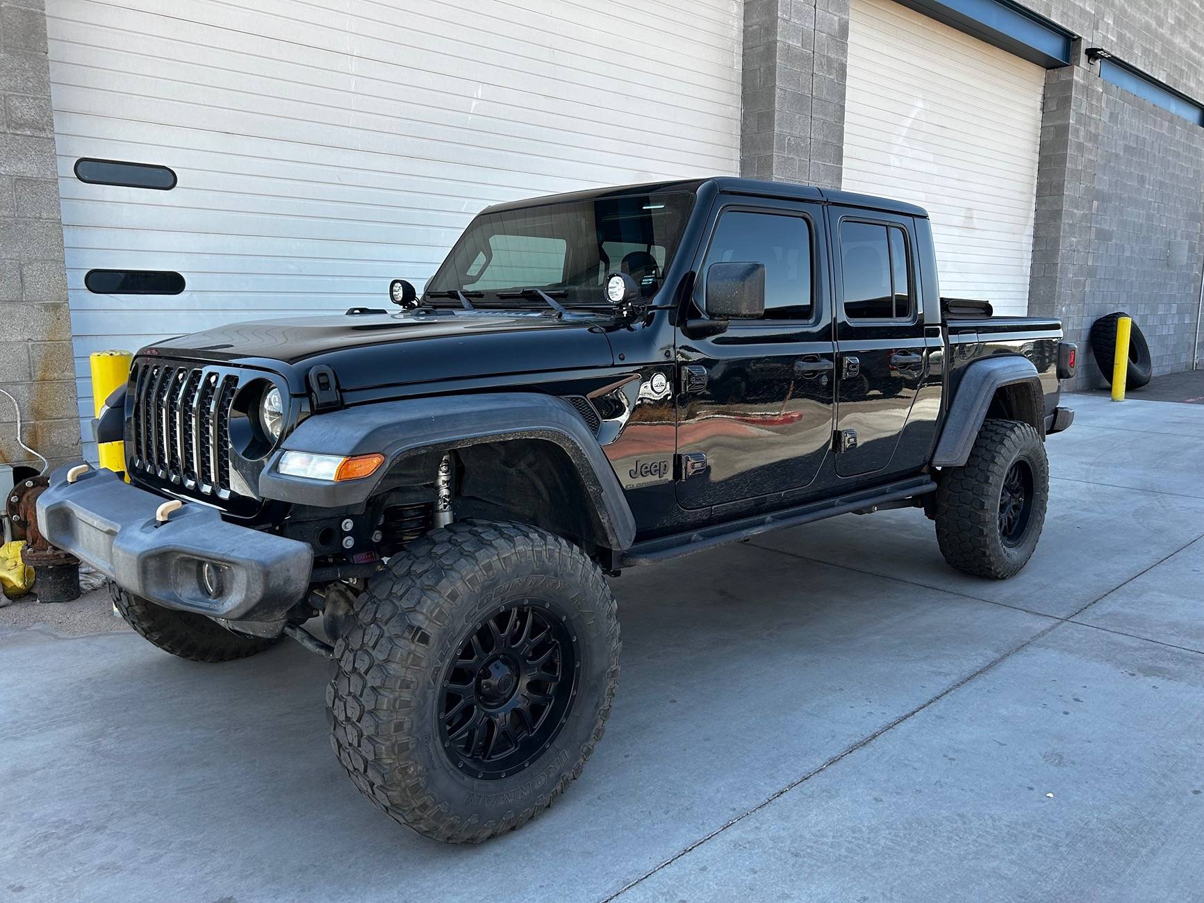 Jeep Gladiator Pre-Runner Springs - lots of rear wheel travel IMG_9133