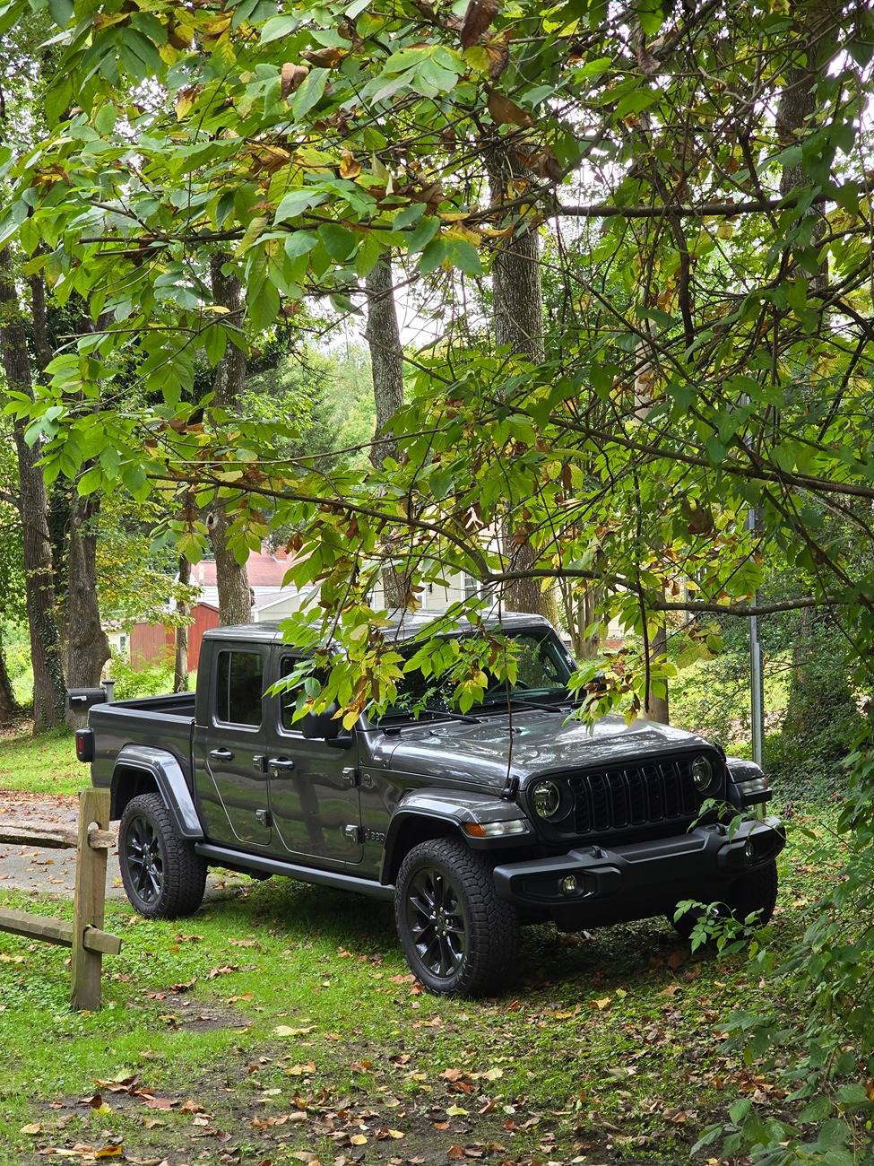 Jeep Gladiator Gladiator Glamour Shots 20241004_122451