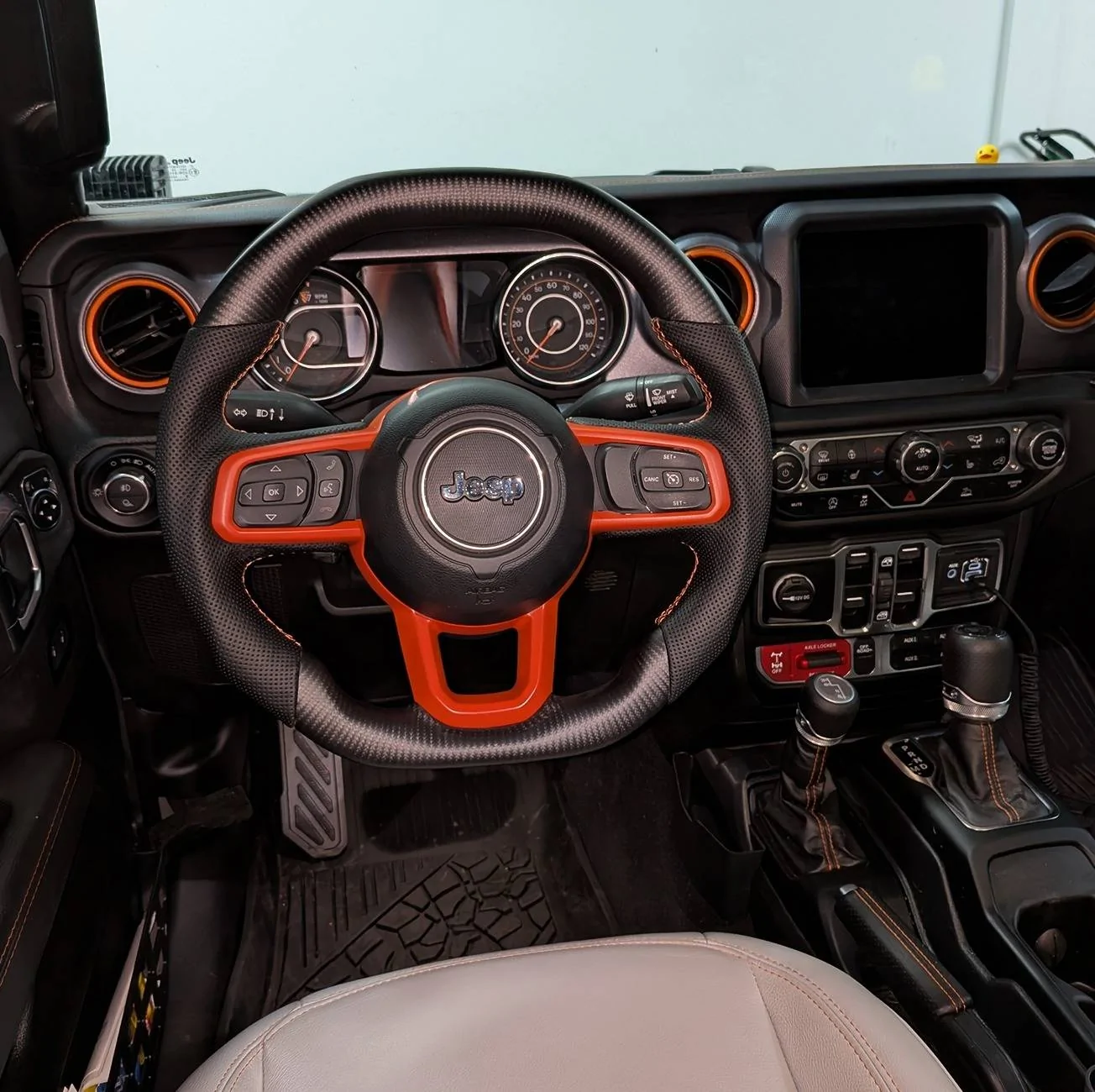 Jeep Gladiator Carbon Fiber Steering Wheel Upgrade Jeep_Steering_Wheel_Upgrade2