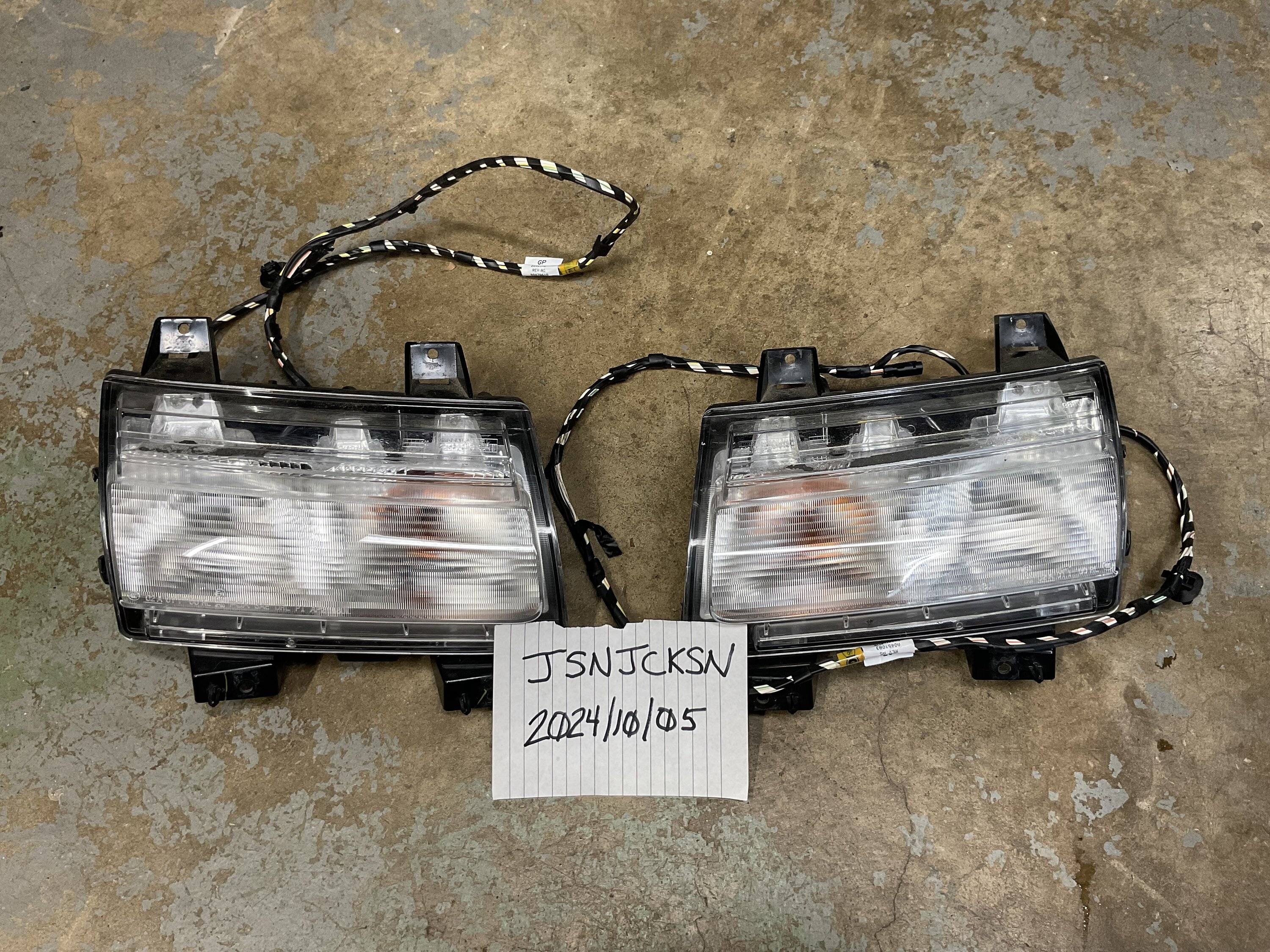 Jeep Gladiator Front Halogen Marker/Turn Assemblies IMG_0681