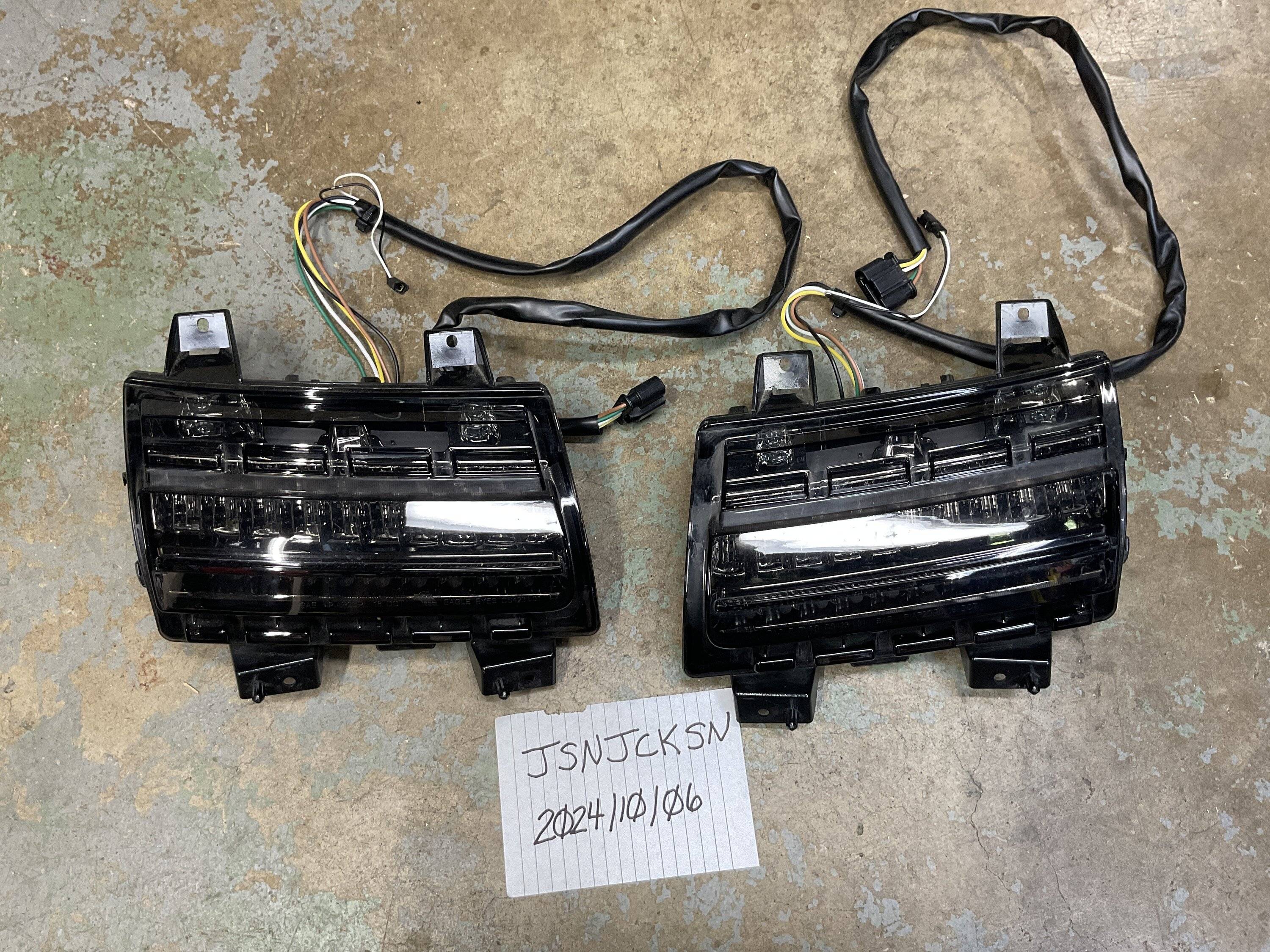 Jeep Gladiator Front Parking/Turn Sequential Smoked LED Lights - Pair image