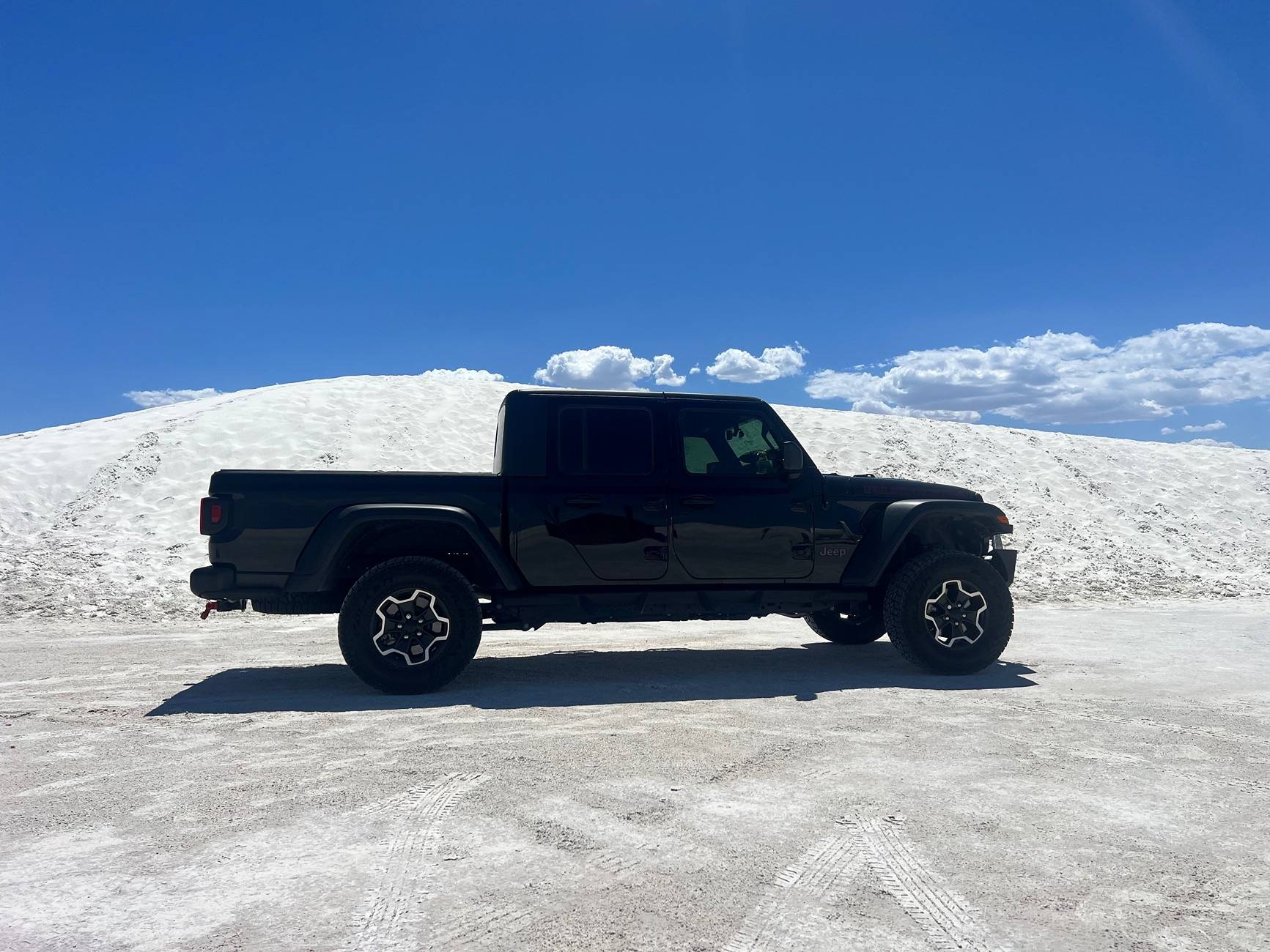 Jeep Gladiator Photo Request: 2 inch lift w/ 33inch tires IMG_2290