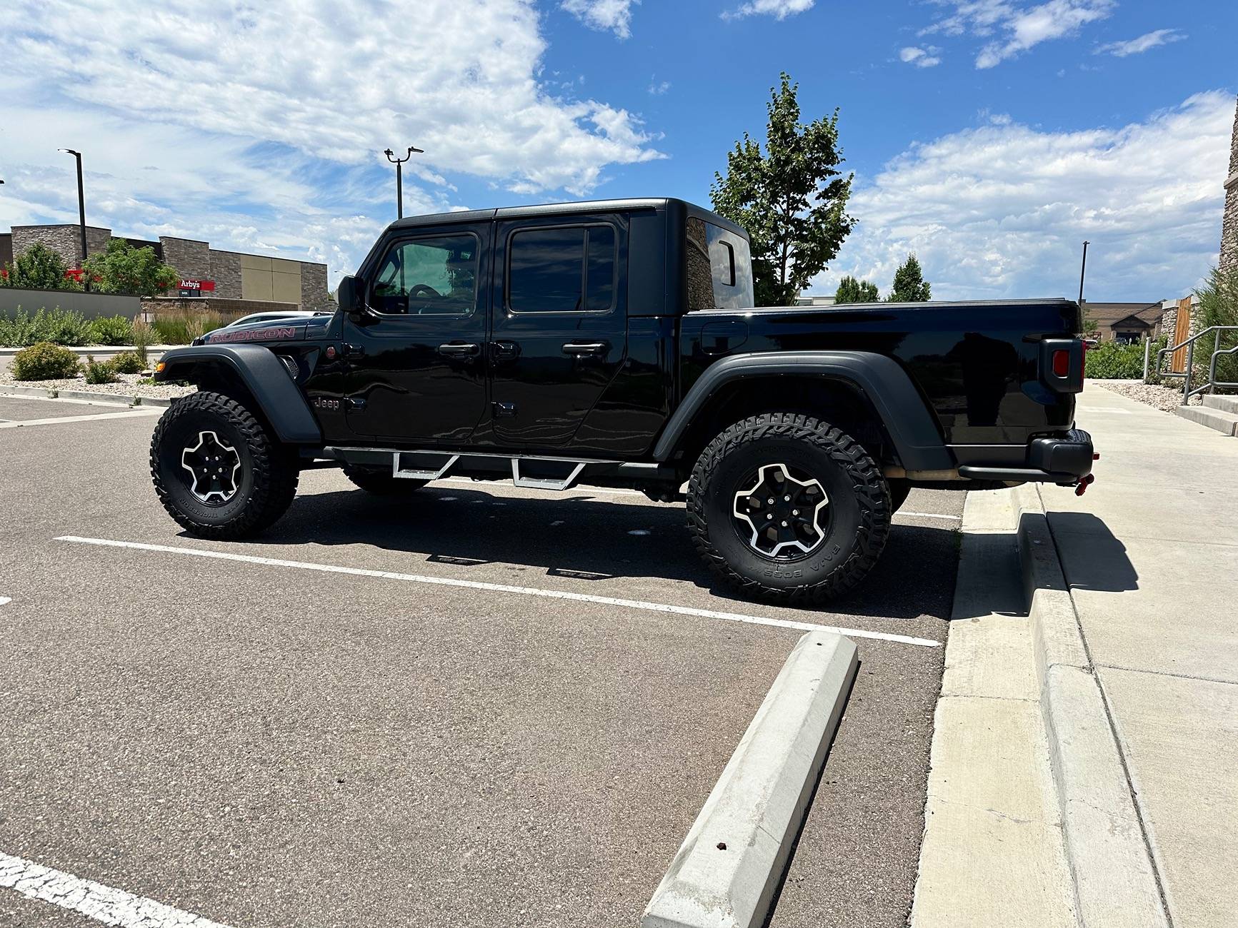 Jeep Gladiator Photo Request: 2 inch lift w/ 33inch tires IMG_4552
