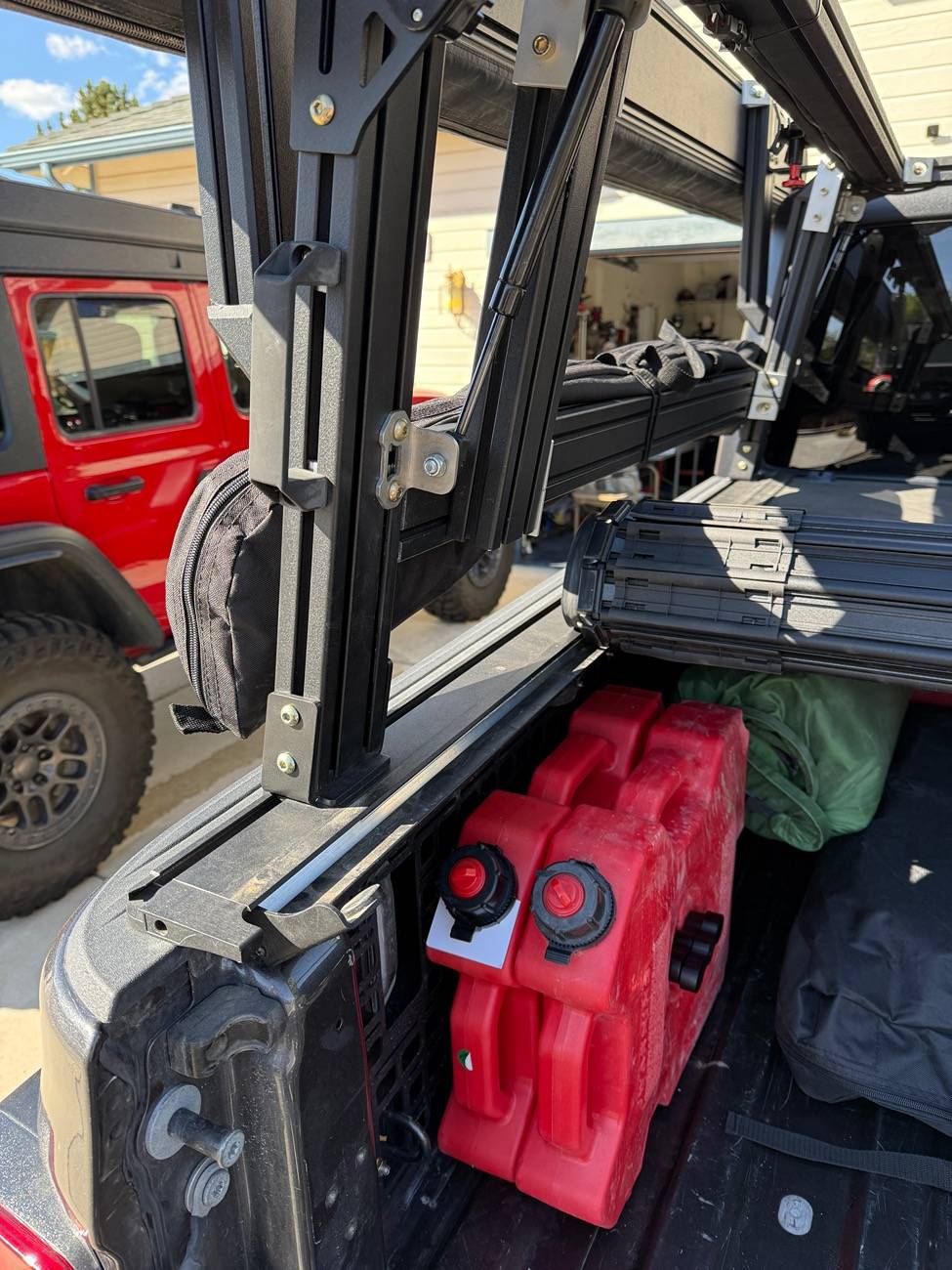 Jeep Gladiator Xtrusion Overland XTR1 with Bak Revolver "T-rail" configuration IMG_1432.JPG